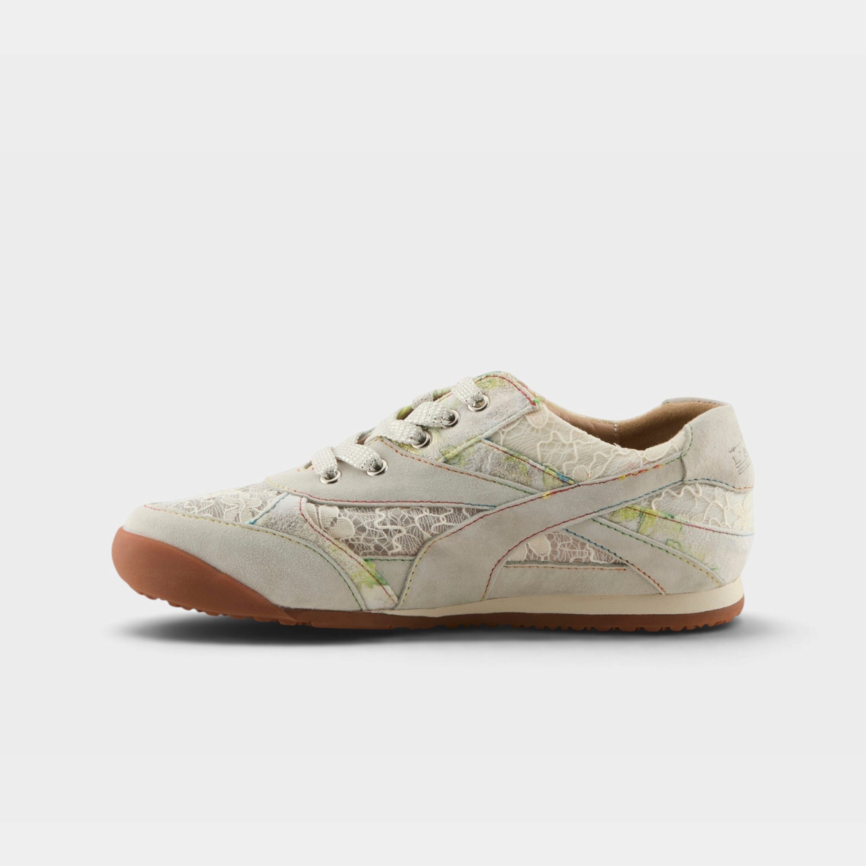 L'Artiste Wavehello sneaker in Off White, side view