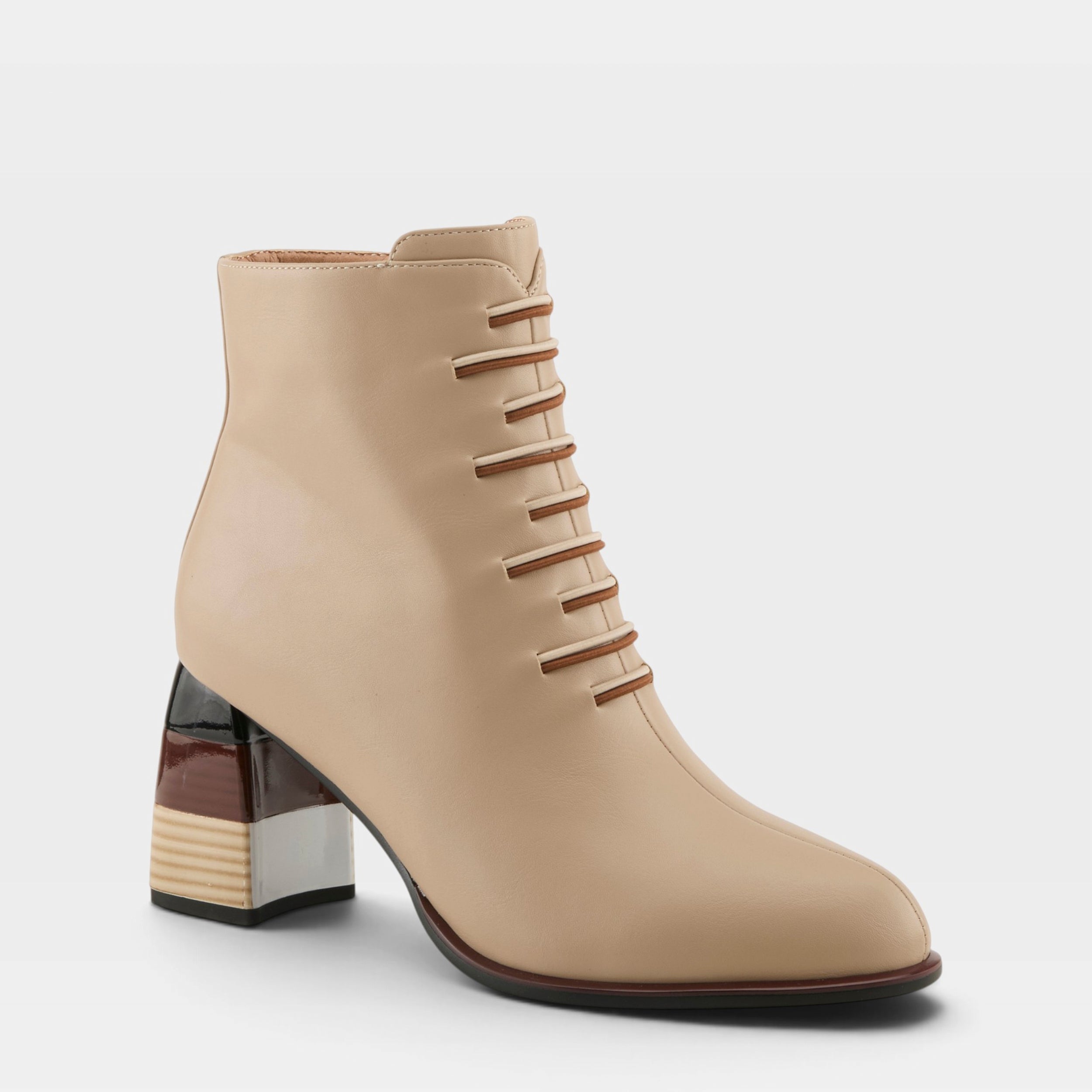 Azura Zontal women's boot in black with faux leather upper and zipper detail