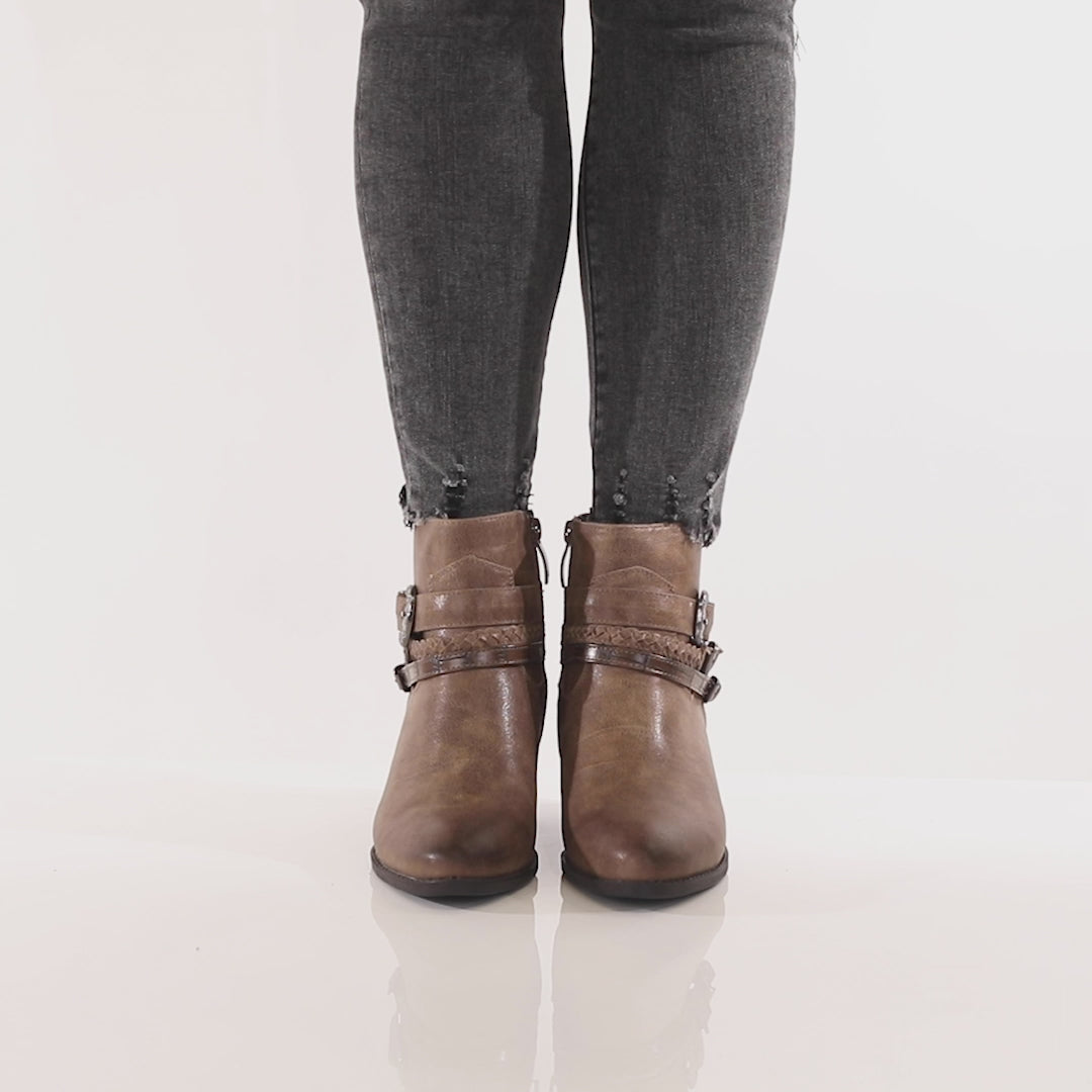 Hermione deals leather bootie