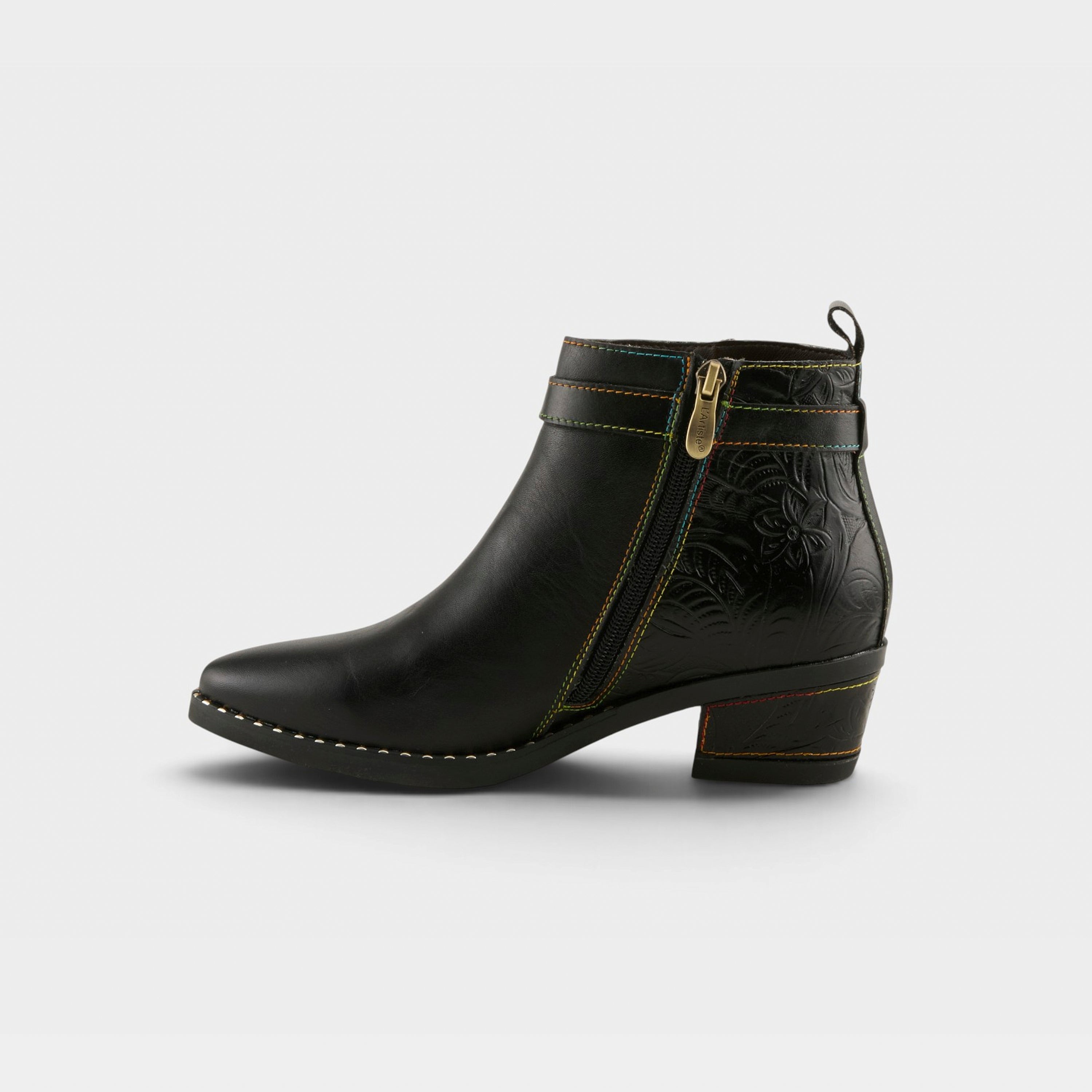L'Artiste Acree boots in Black, side view