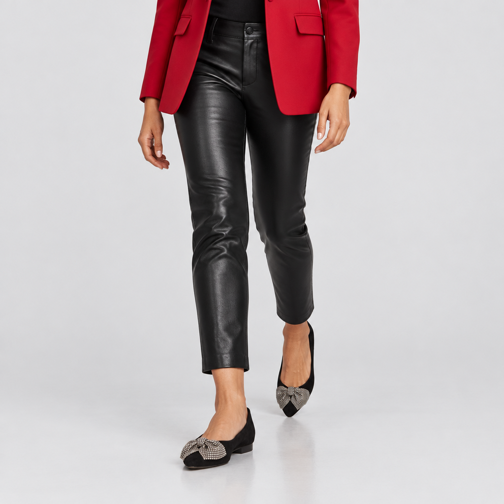 Azura ADULARIA SHOES – on-foot lifestyle view