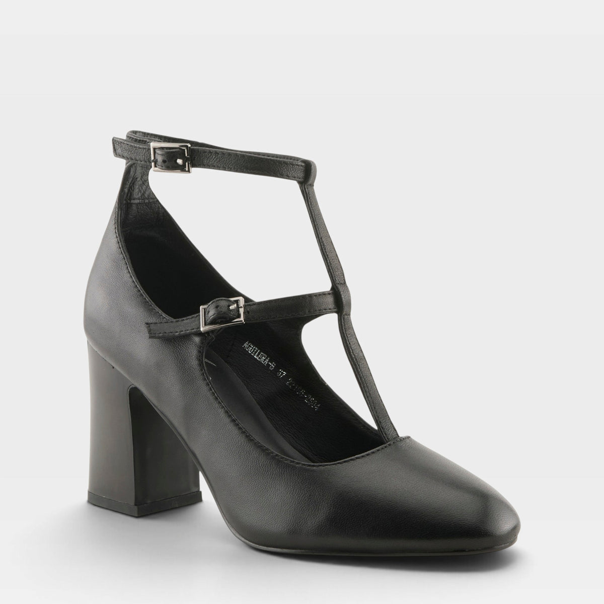 Azura Aguilera Black Shoe