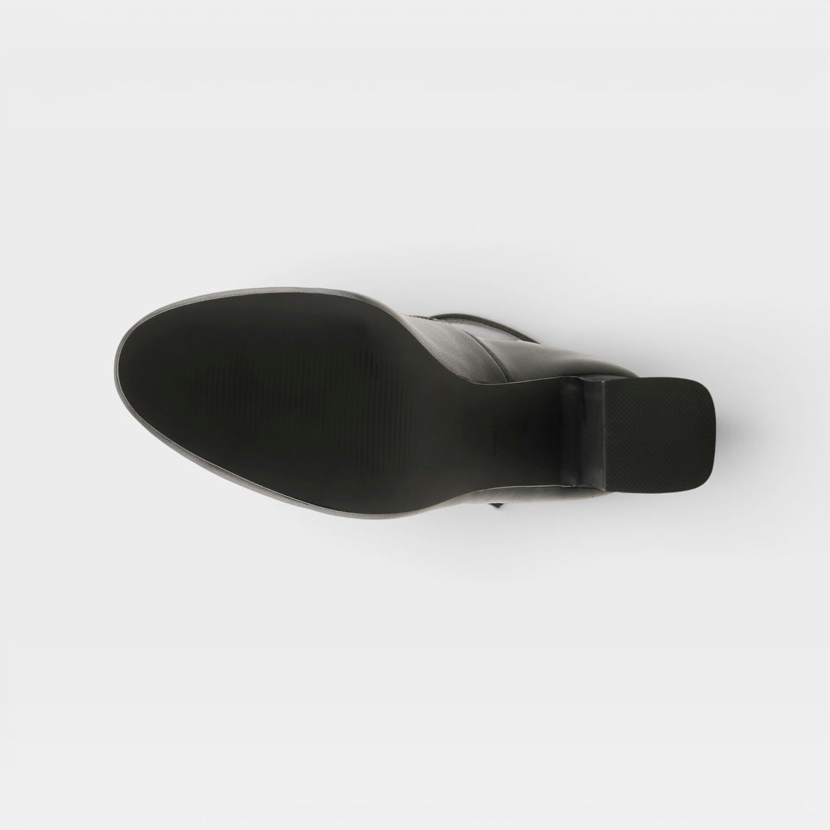 Azura Aguilera Black Shoe