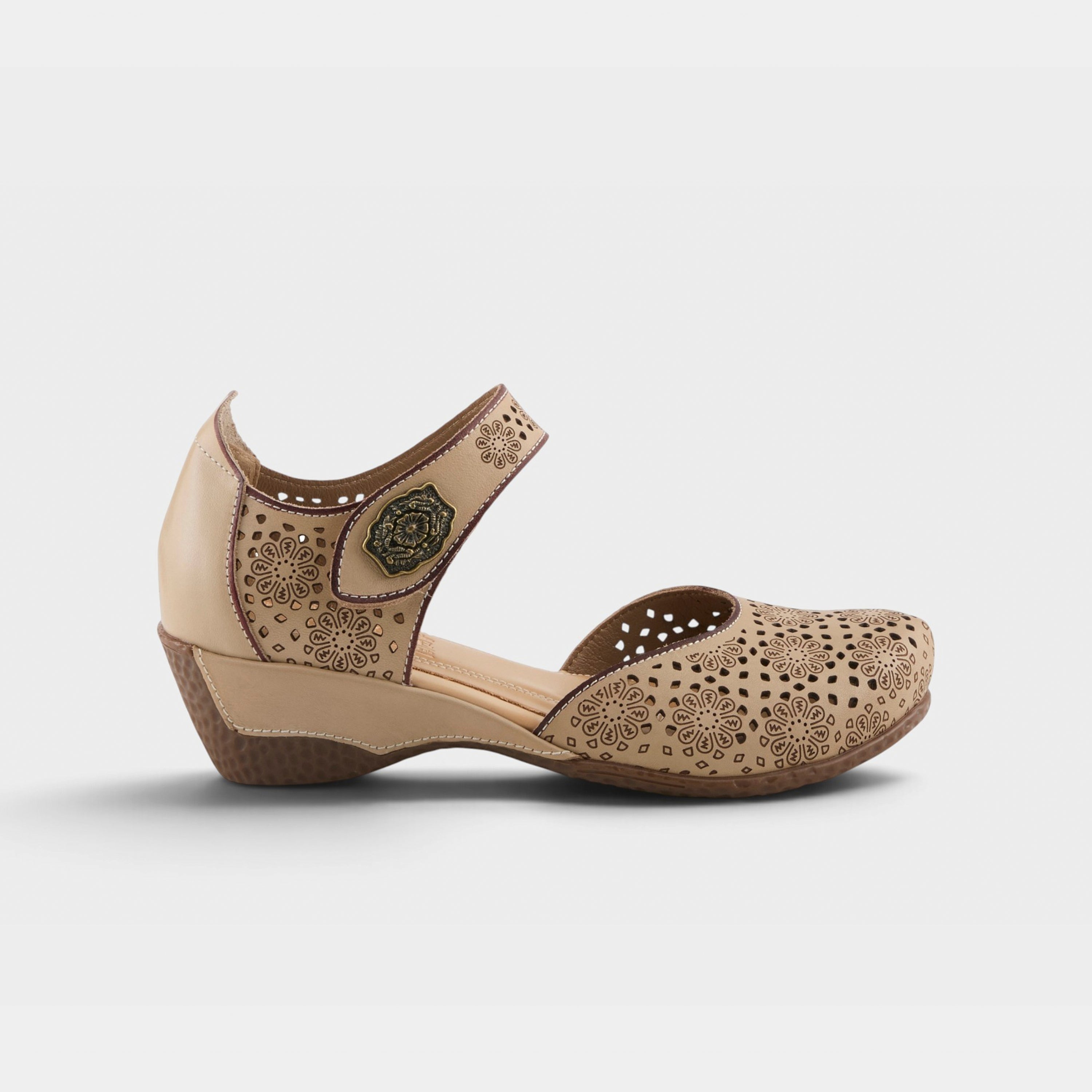 L'artiste Americana Wedge Heel Shoes for women - Spring Step Shoes