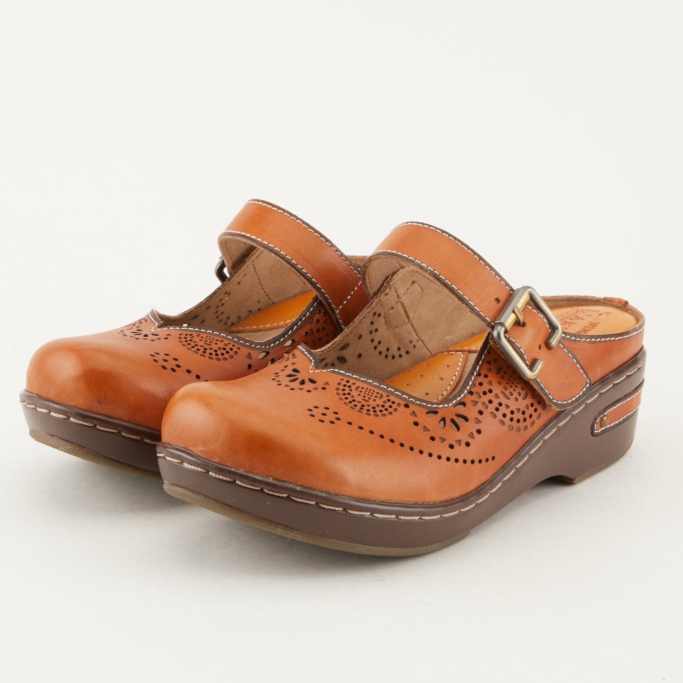 L'artiste Aneria Leather Open Back Clogs Clogs – Spring Step Shoes