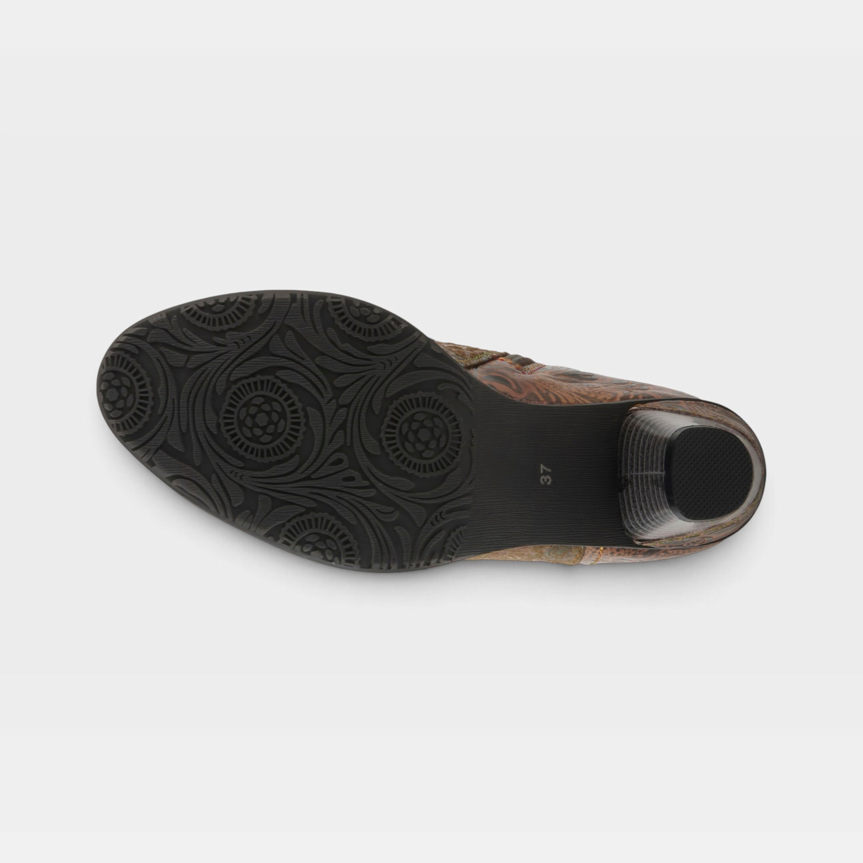 L'Artiste Antilles boots in Olive Green, outsole view