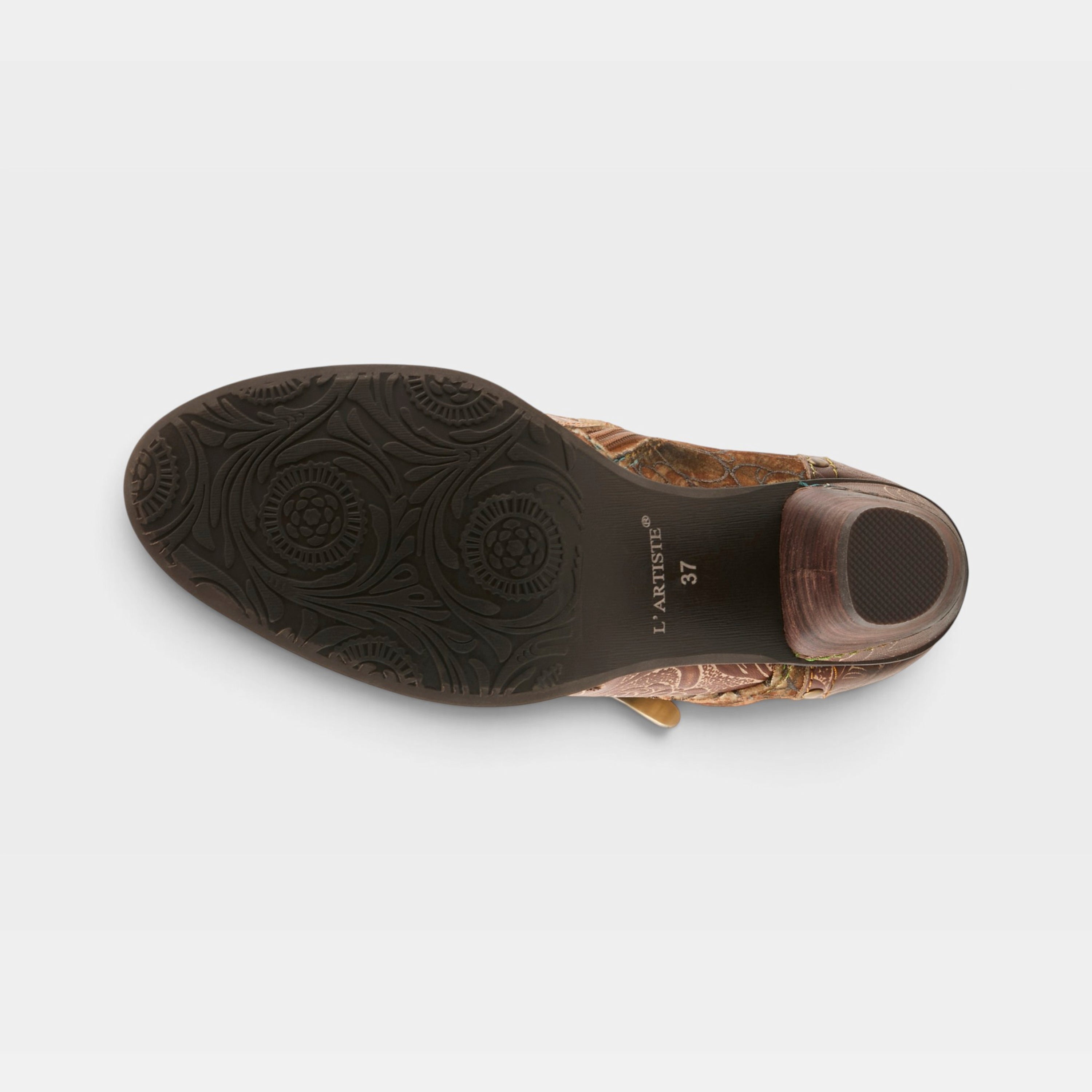 L'Artiste Avyanna boots in Medium Brown Multi, outsole view