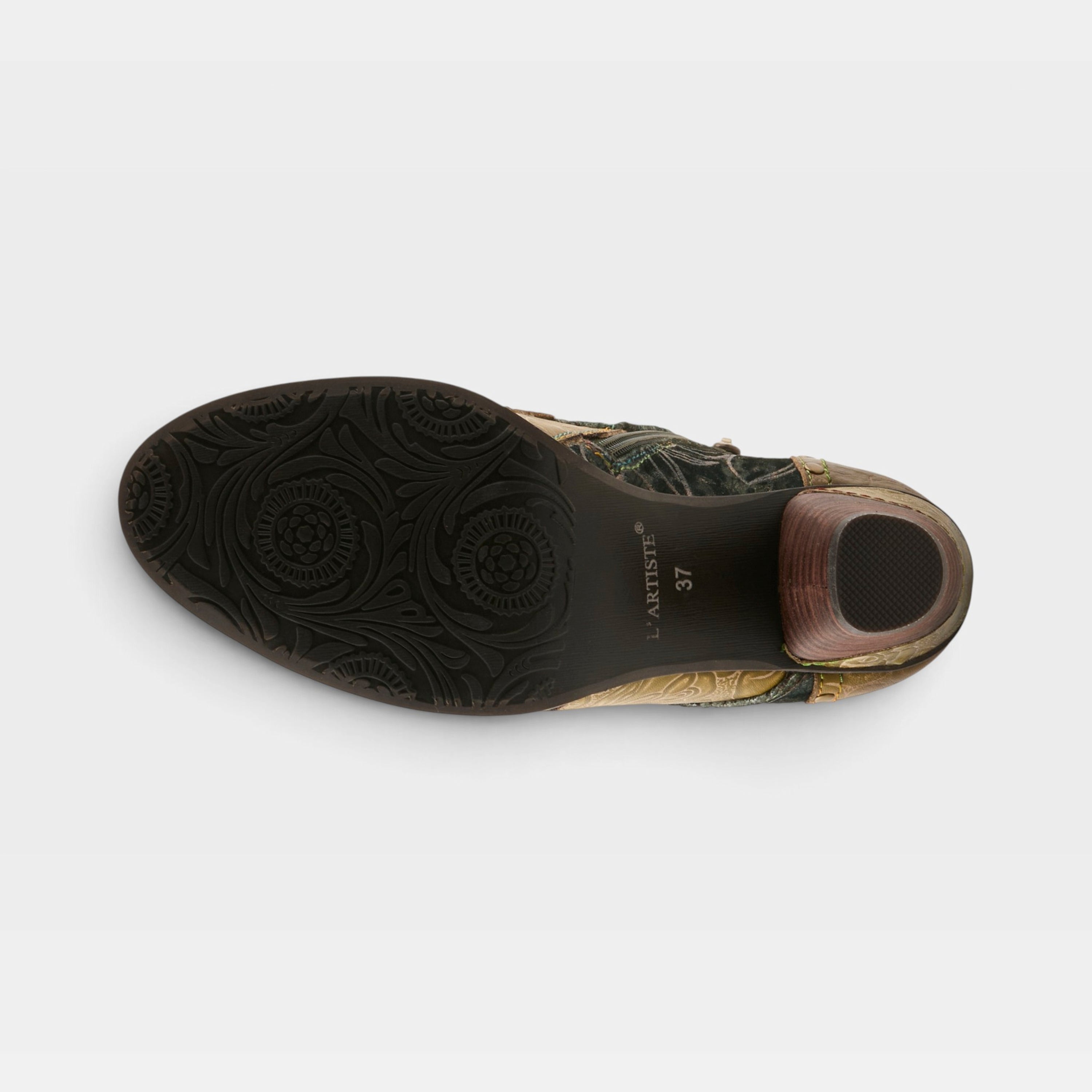 L'Artiste Avyanna boots in Olive Multi, outsole view
