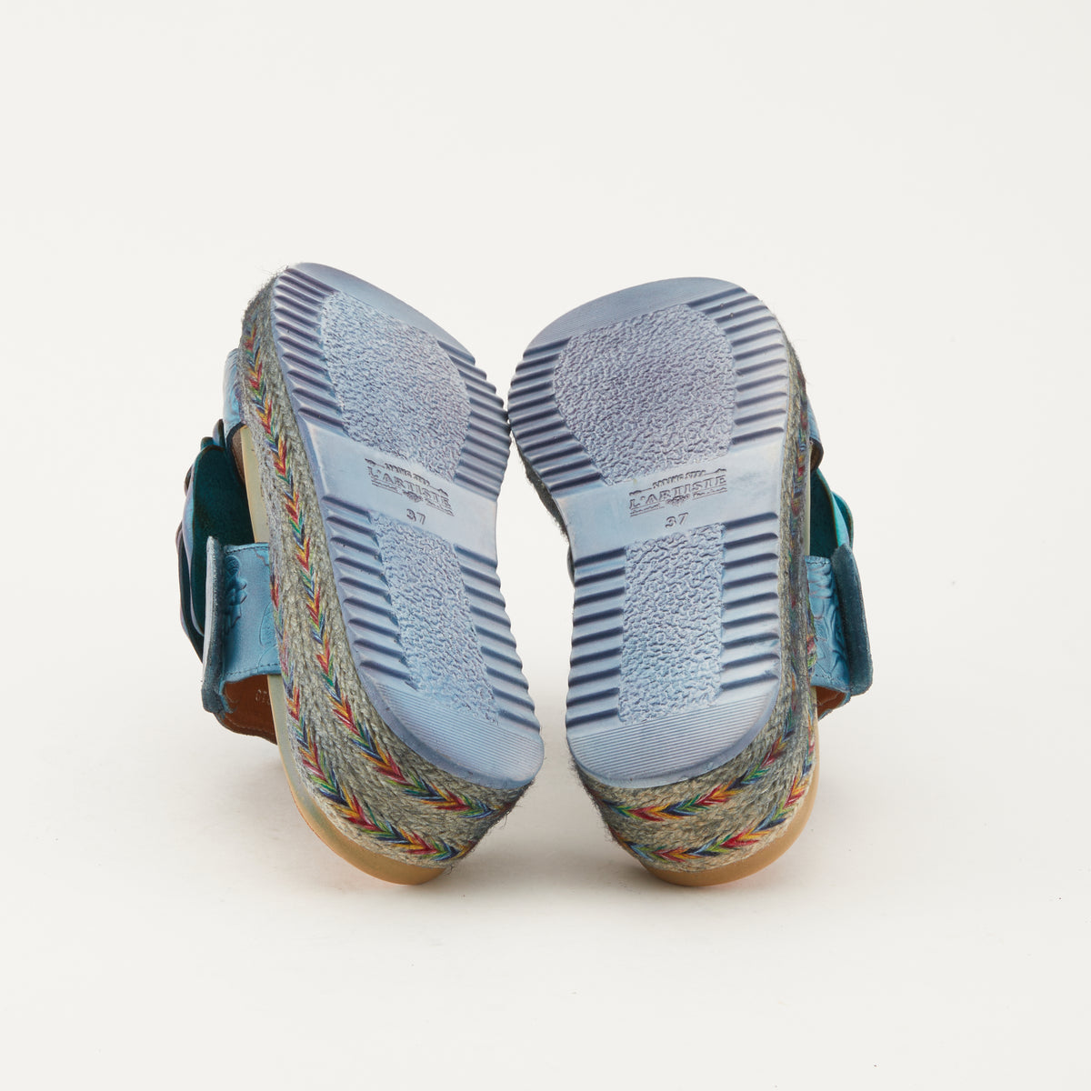 L'Artiste L'ARTISTE BALHARBOR SANDALS sandal in blue with handcrafted leather design
