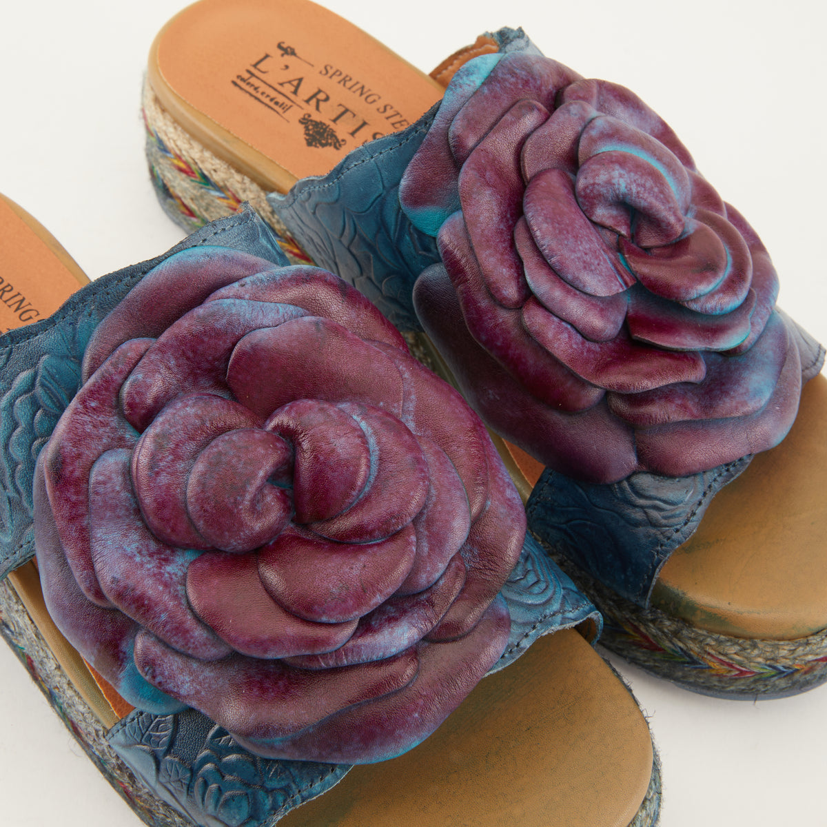 L'Artiste L'ARTISTE BALHARBOR SANDALS sandal in blue with handcrafted leather design