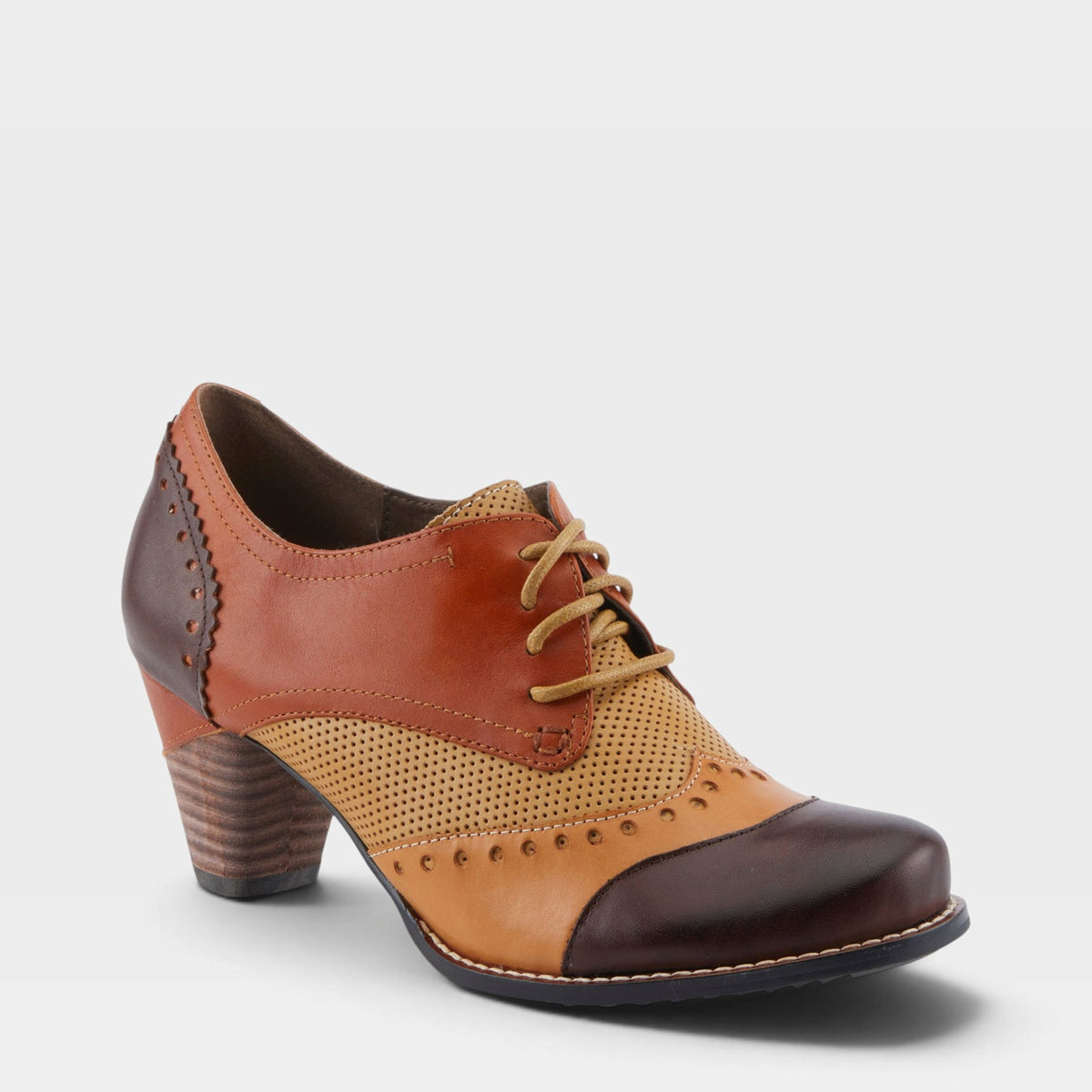 L'Artiste Bardot pumps in Brown, front view