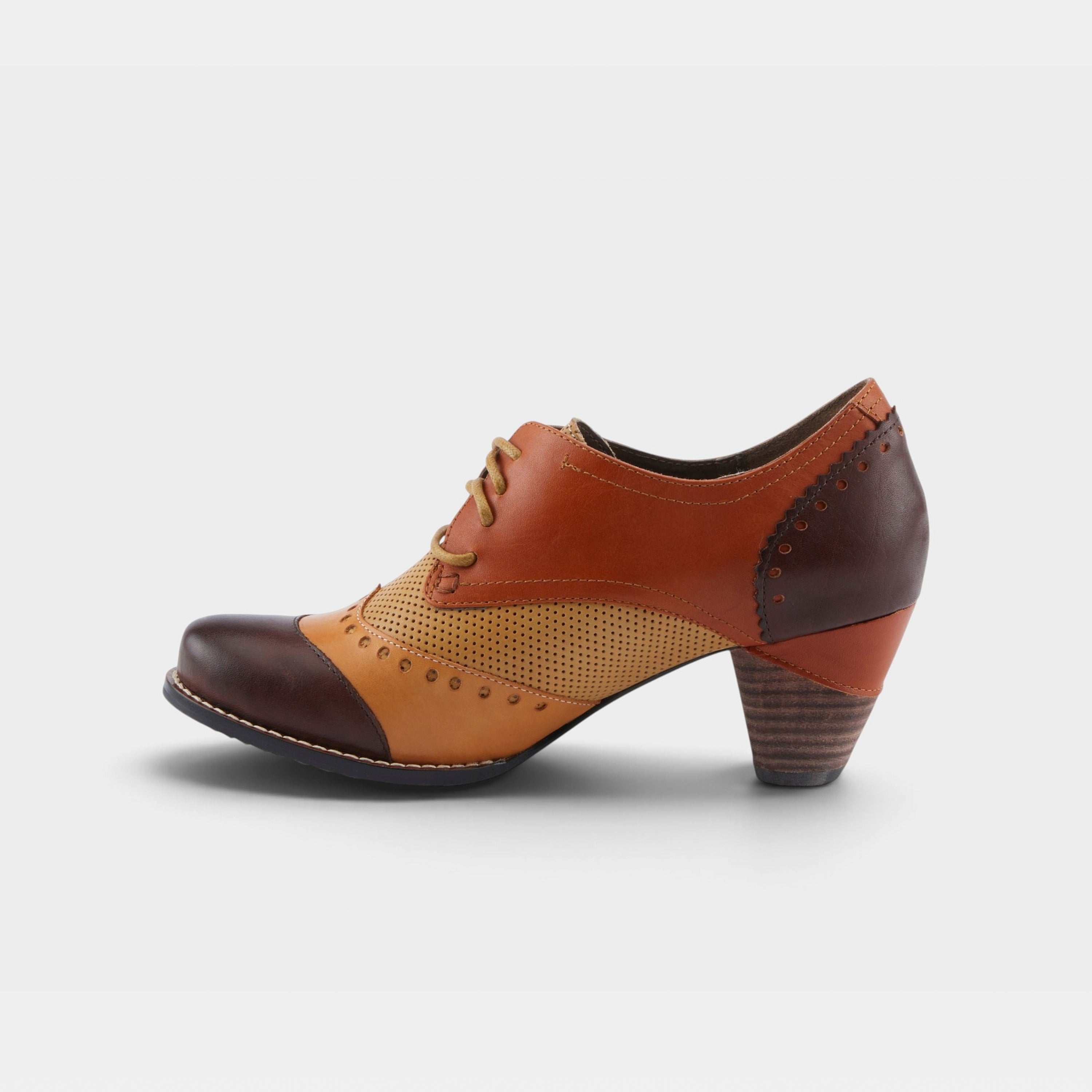 L'Artiste Bardot pumps in Brown, side view