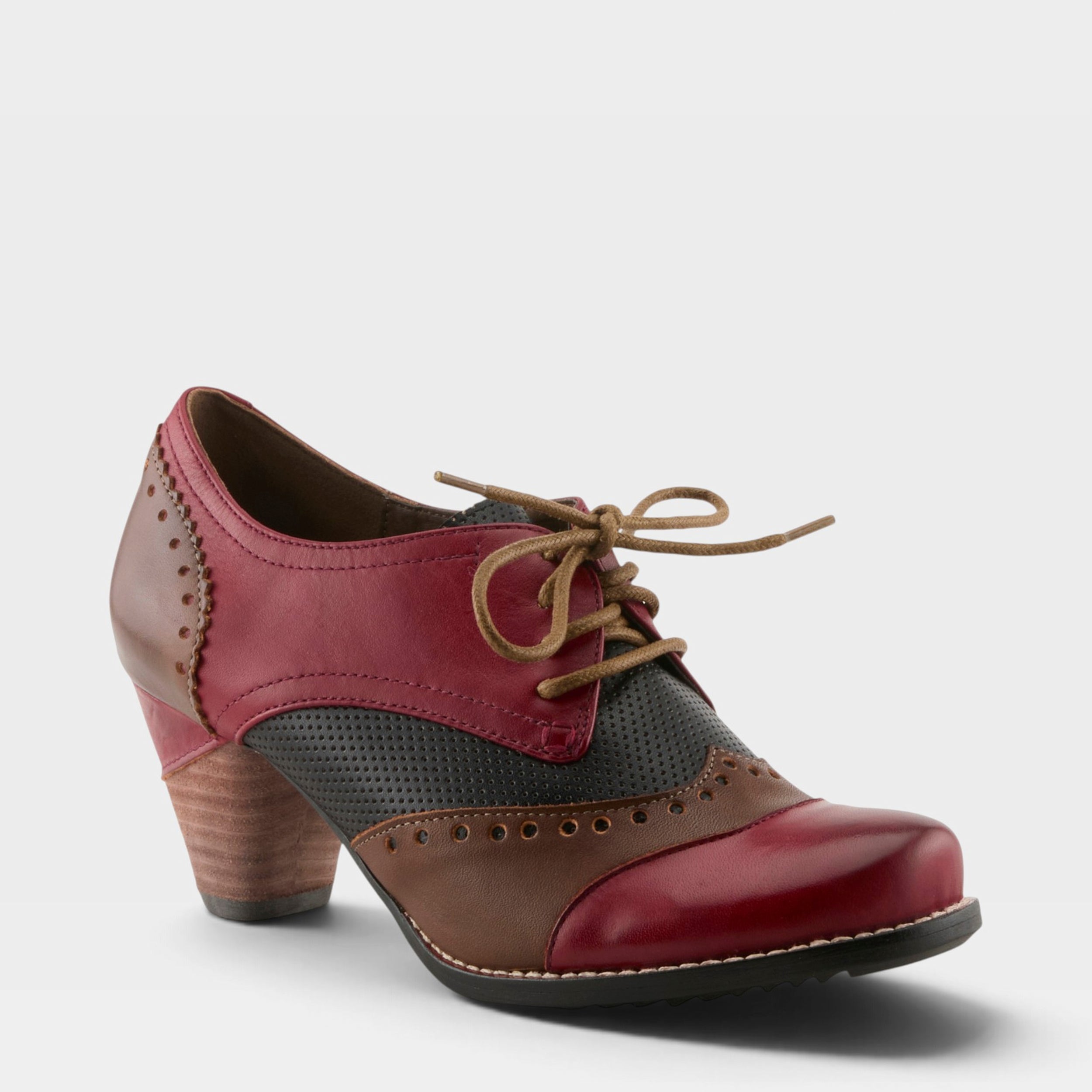 L'Artiste Bardot pumps in Red, front view