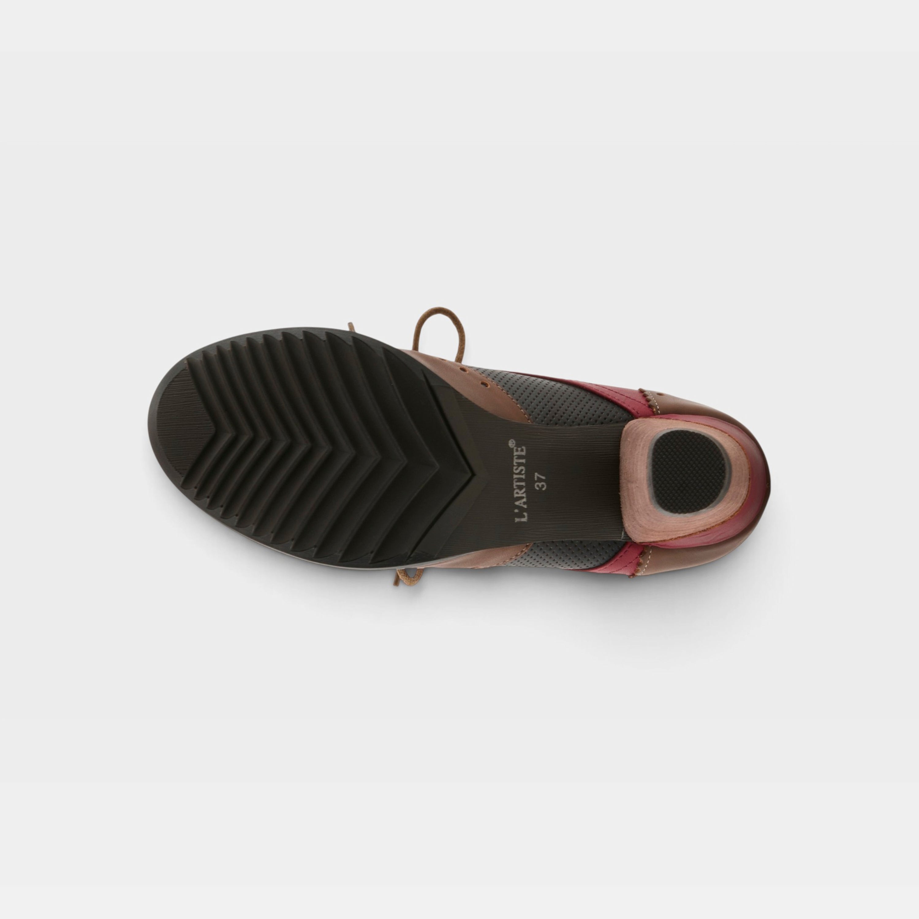 L'Artiste Bardot pumps in Red, outsole view