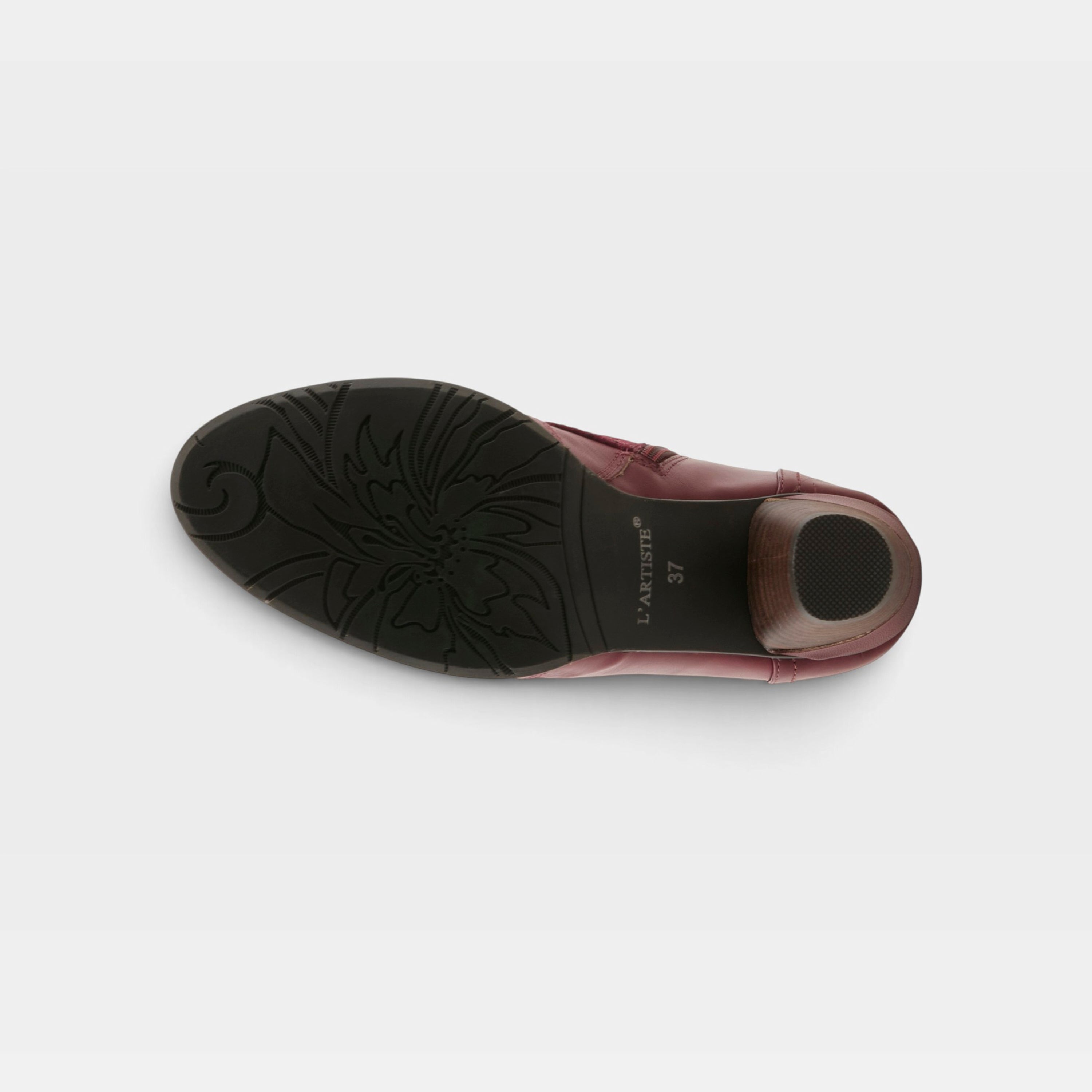 L'Artiste Belgard boots in Bordeaux, outsole view