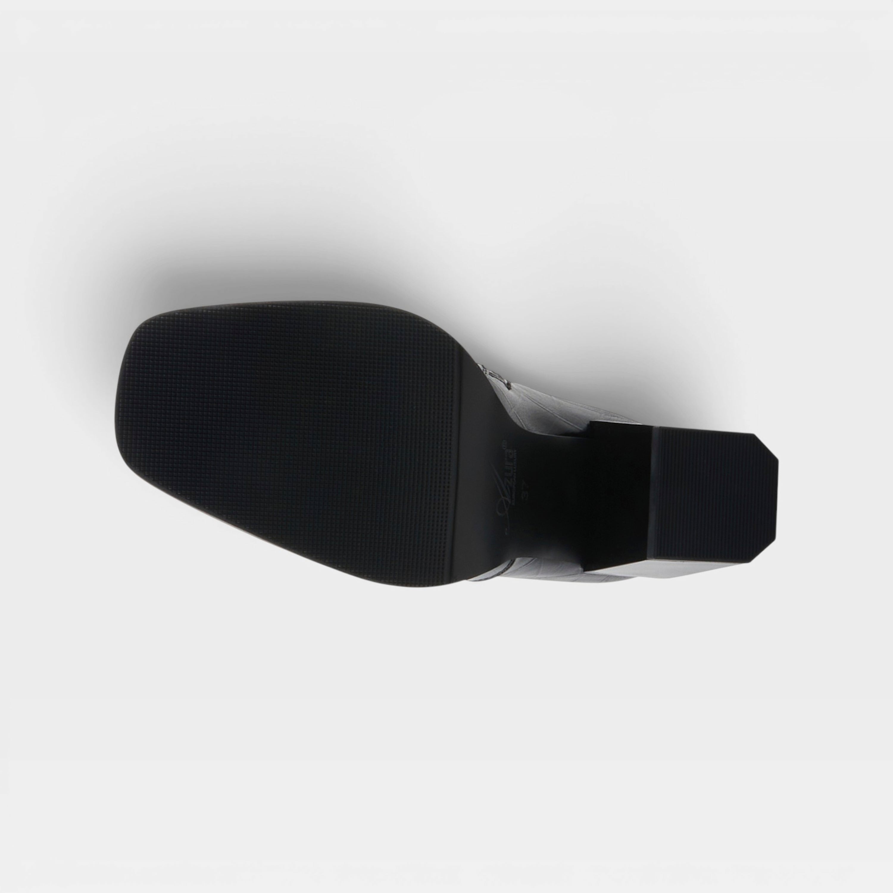 Azura Bestilmihart Black Boot