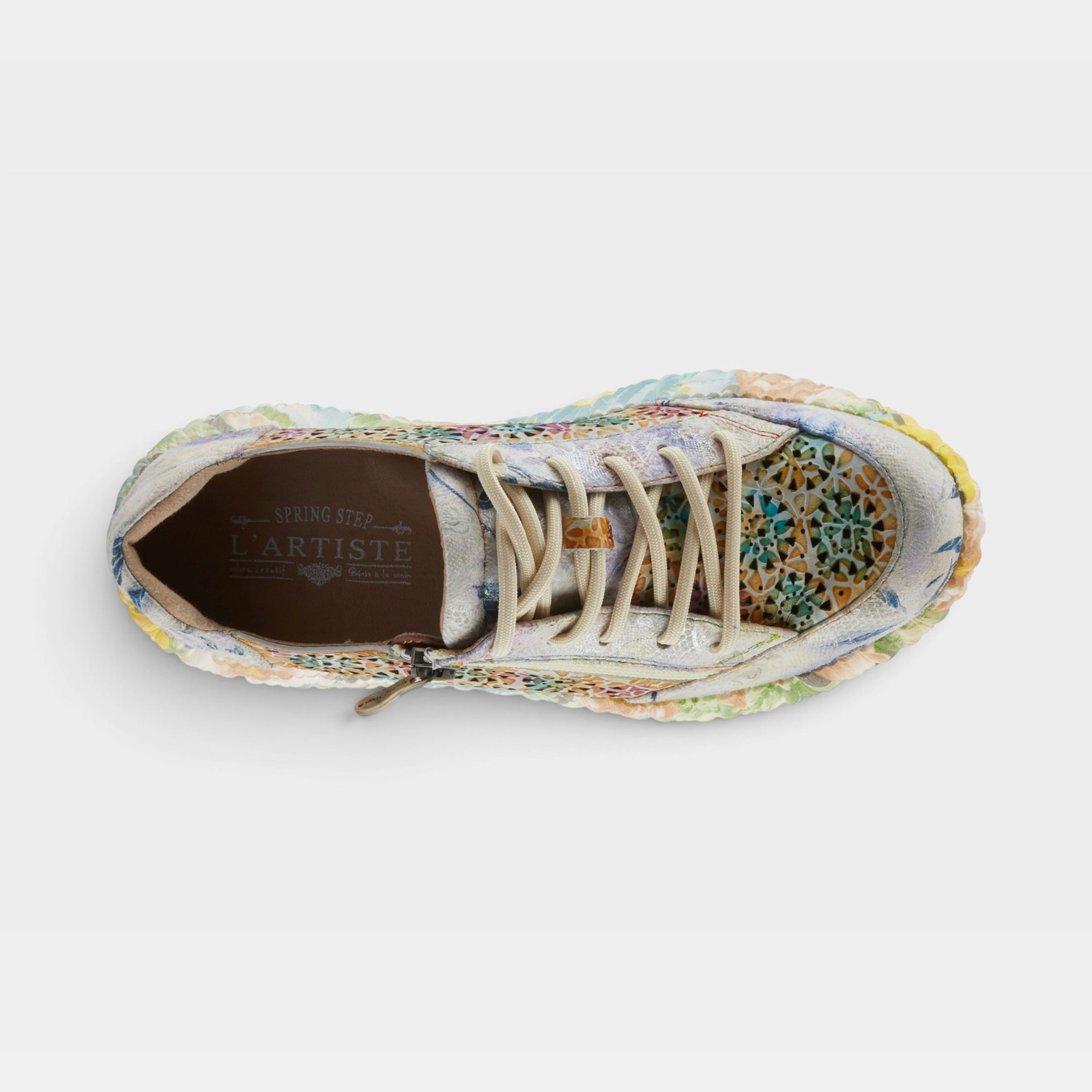 L'Artiste Bloomington sneakers in Beige Multi, top view