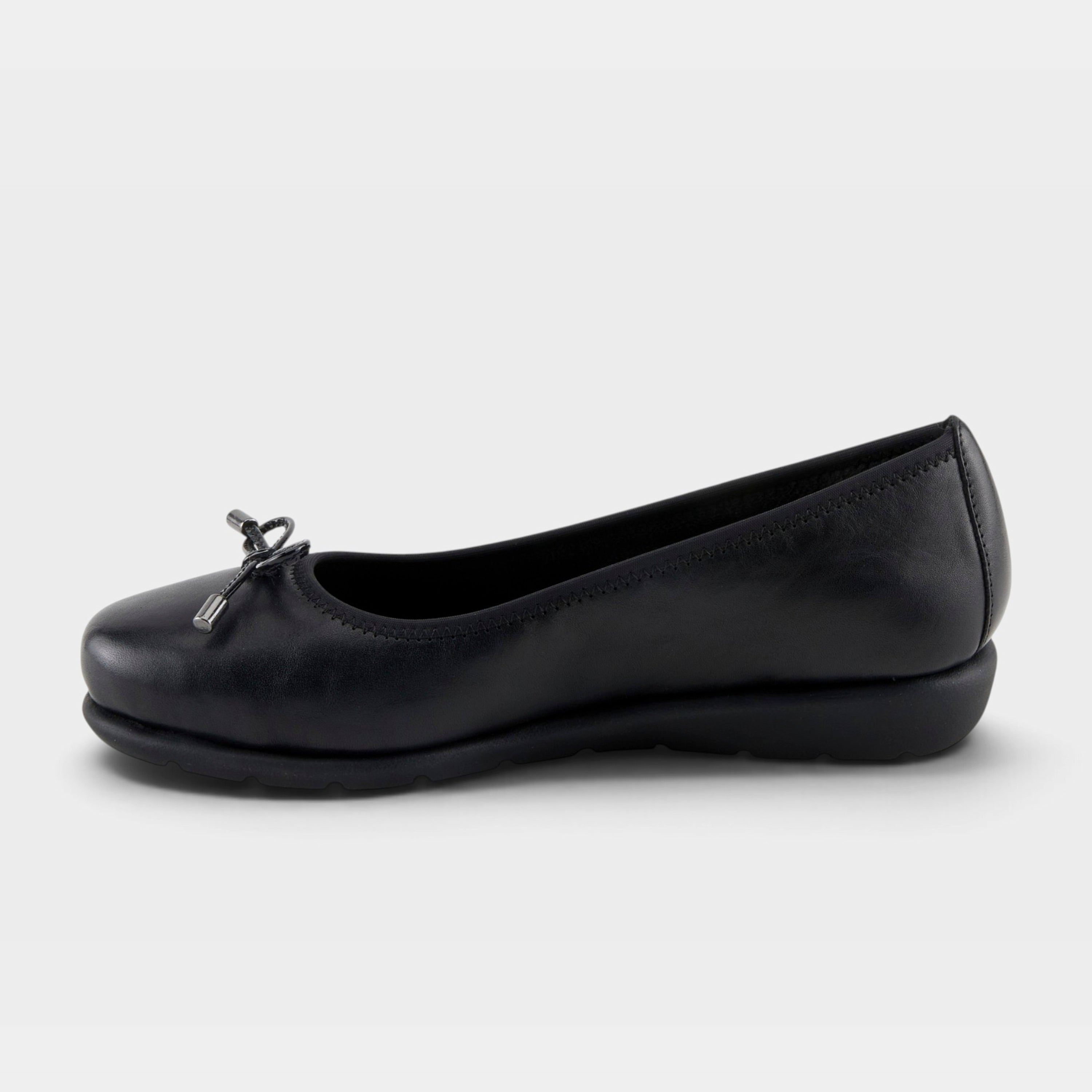 Spring Step Chesser Black Shoe