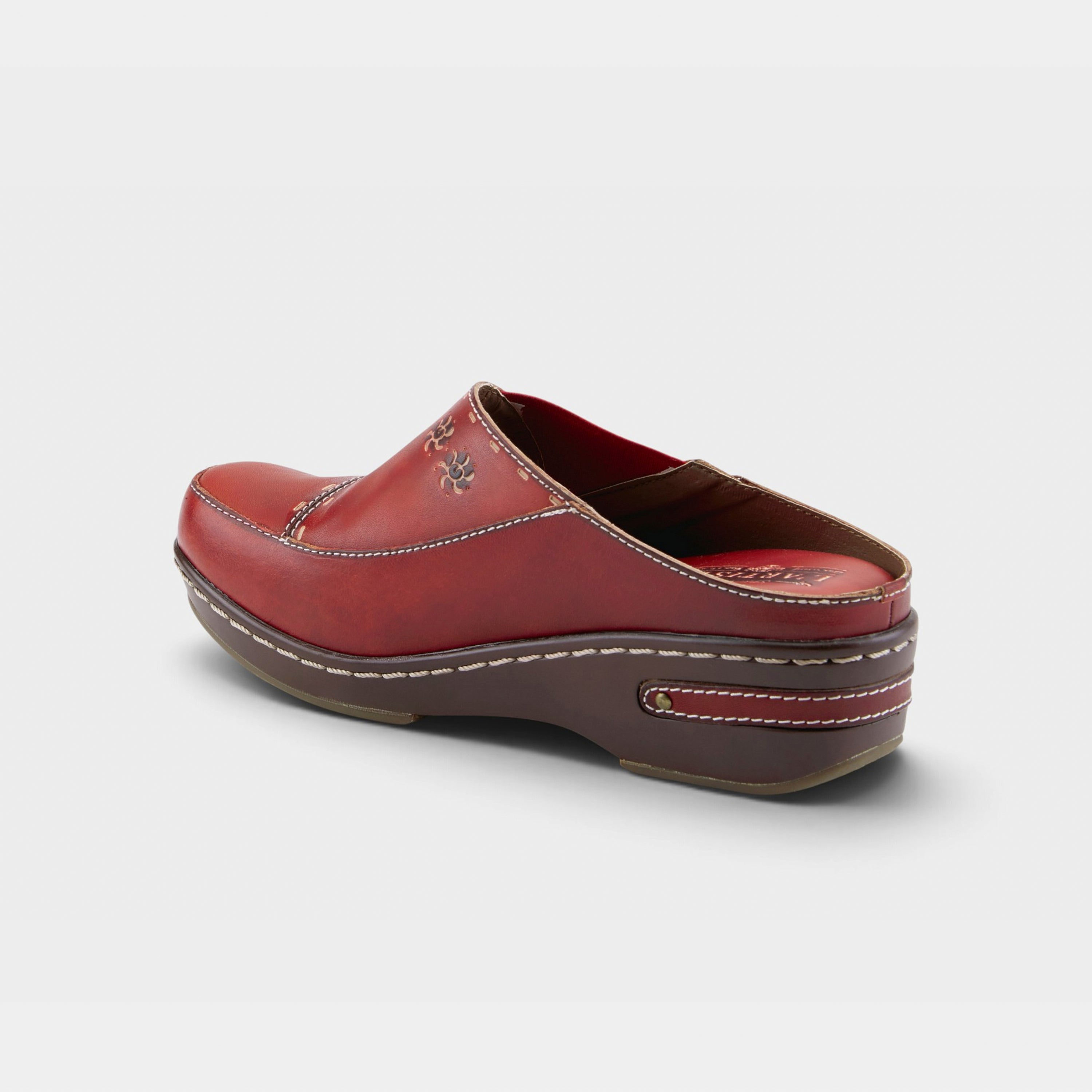 L'Artiste Chino clogs in Red, alternate angle view
