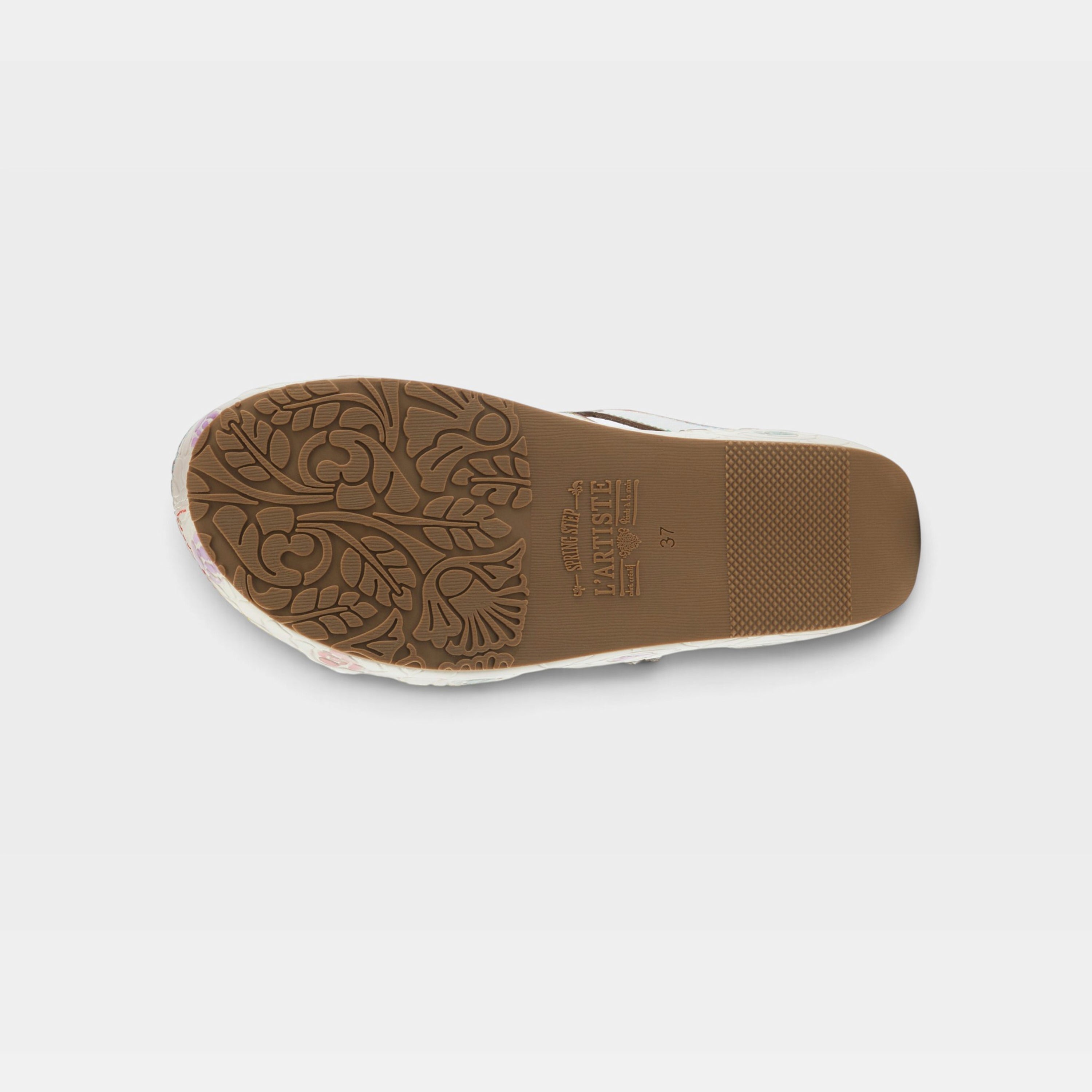 L'Artiste Cuddlecake sandals in White Multi, outsole view