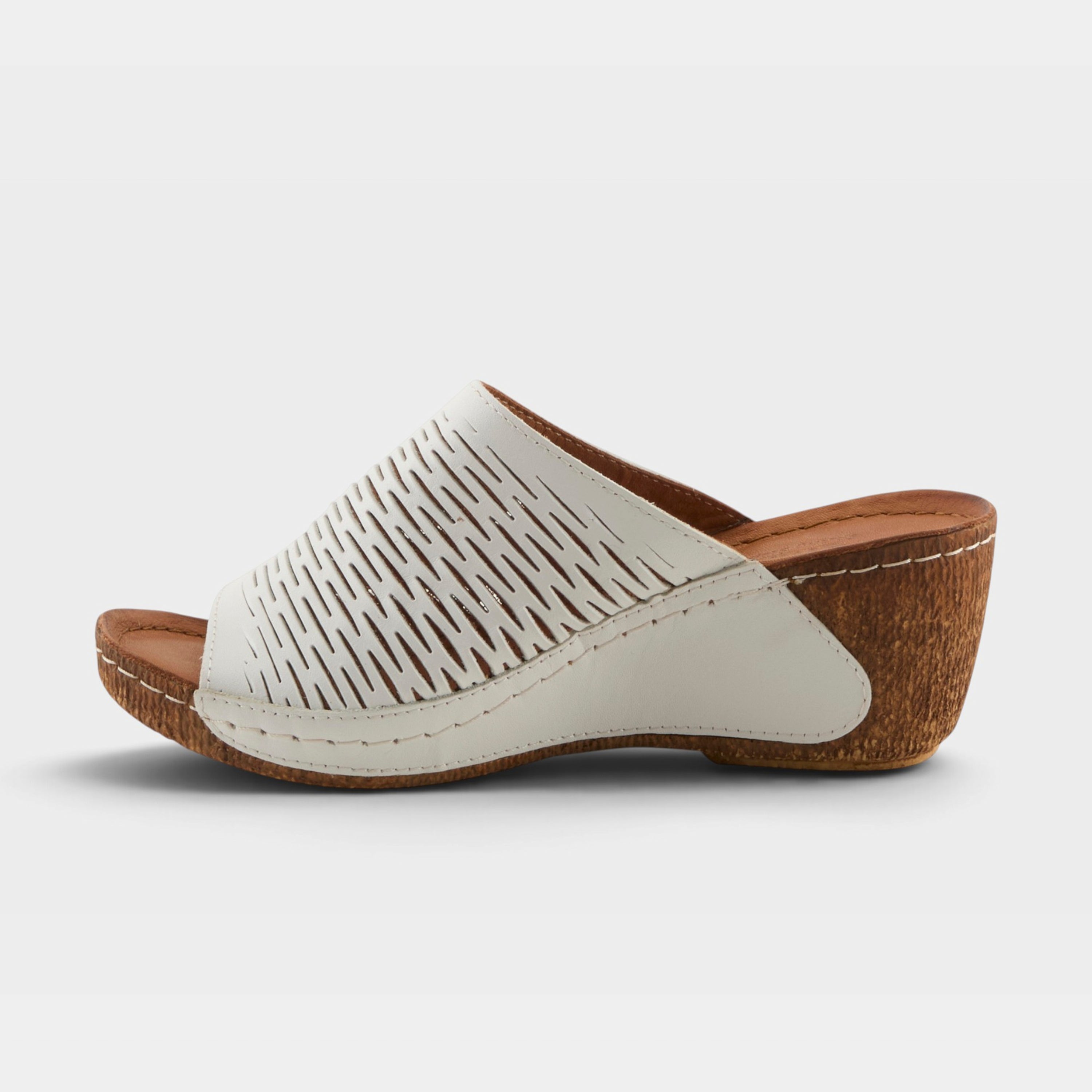 Spring Step Cunacena White Sandal