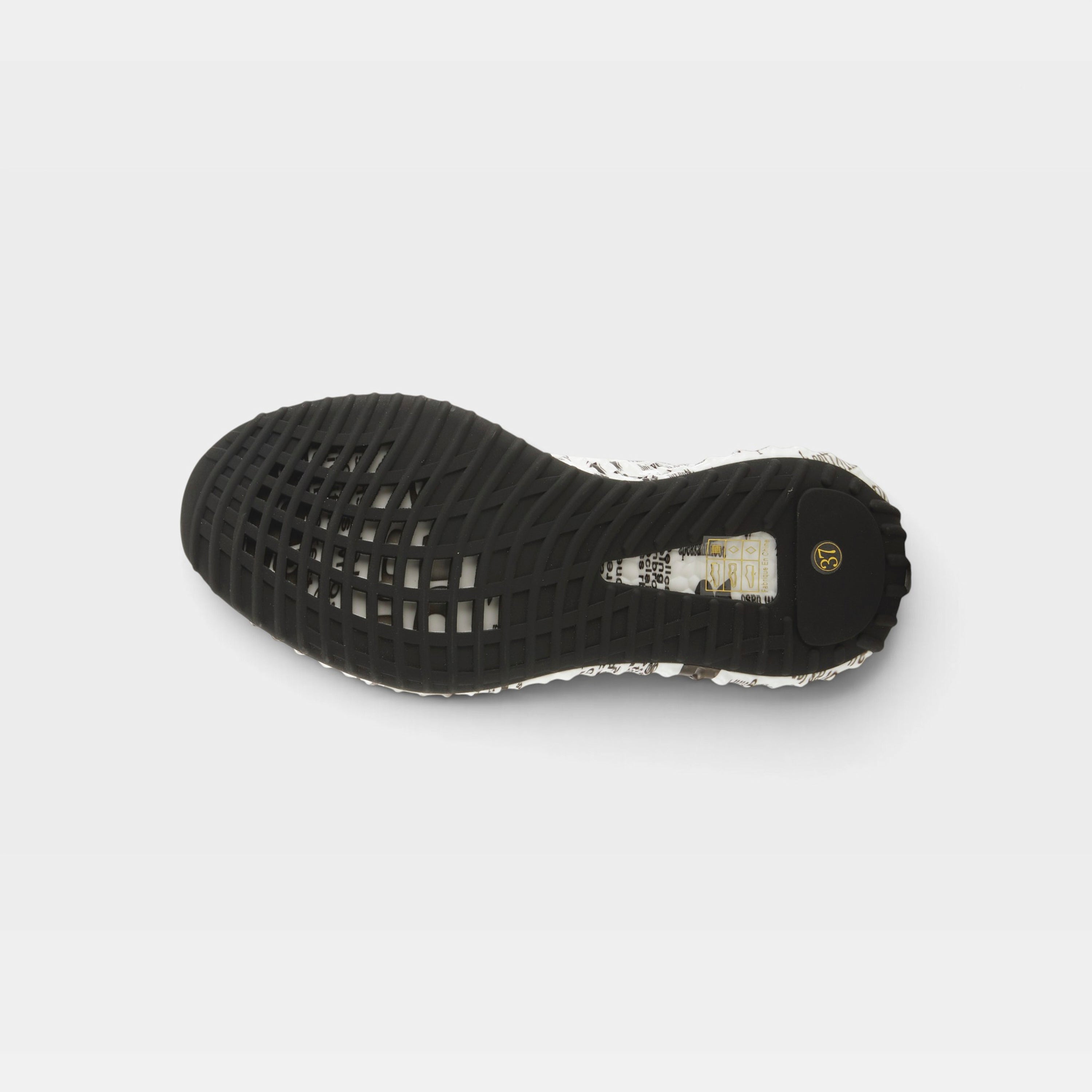 L'Artiste Daisymae sneaker in Beige Multi, outsole view