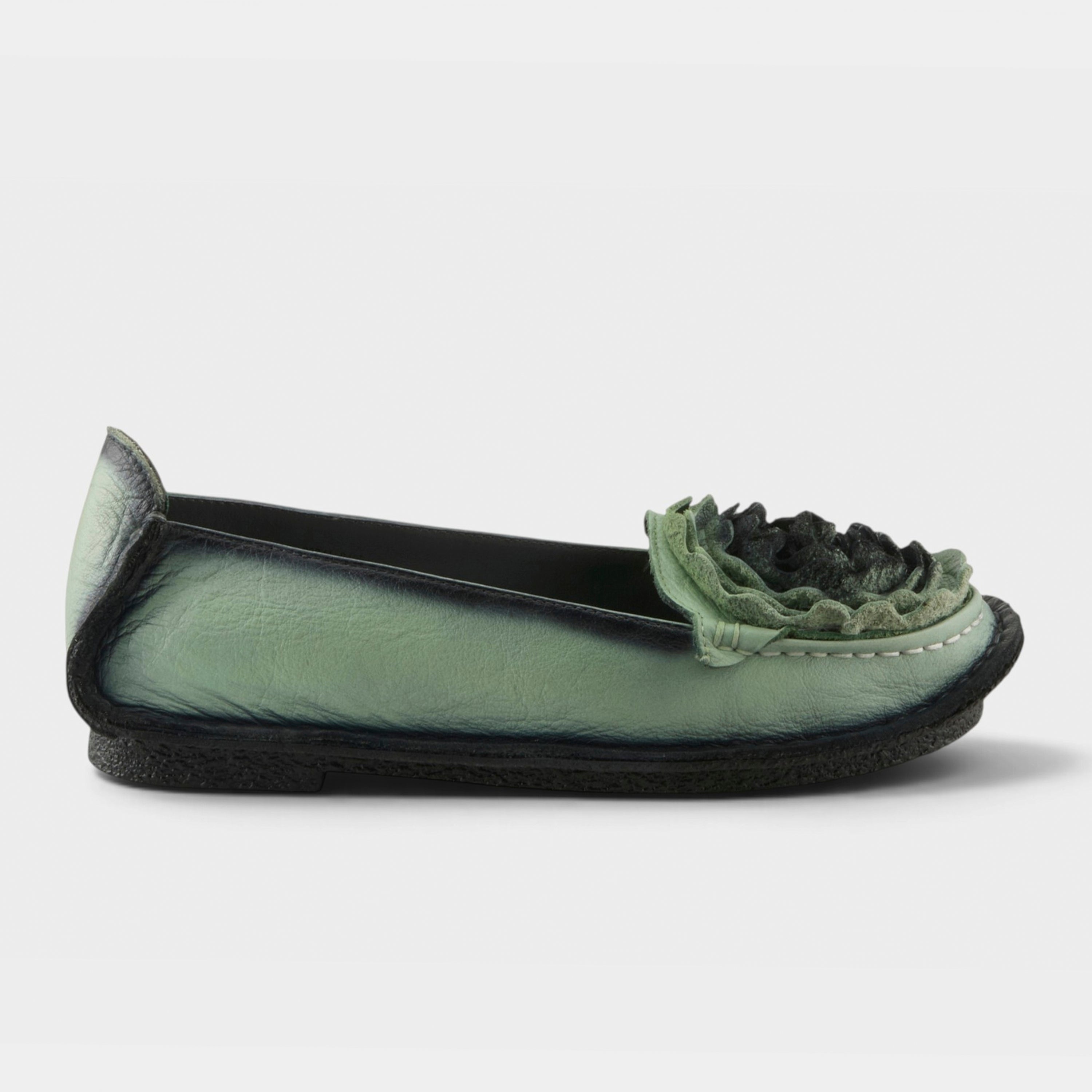 L'Artiste Dezi slip-on shoes in Green, hero view