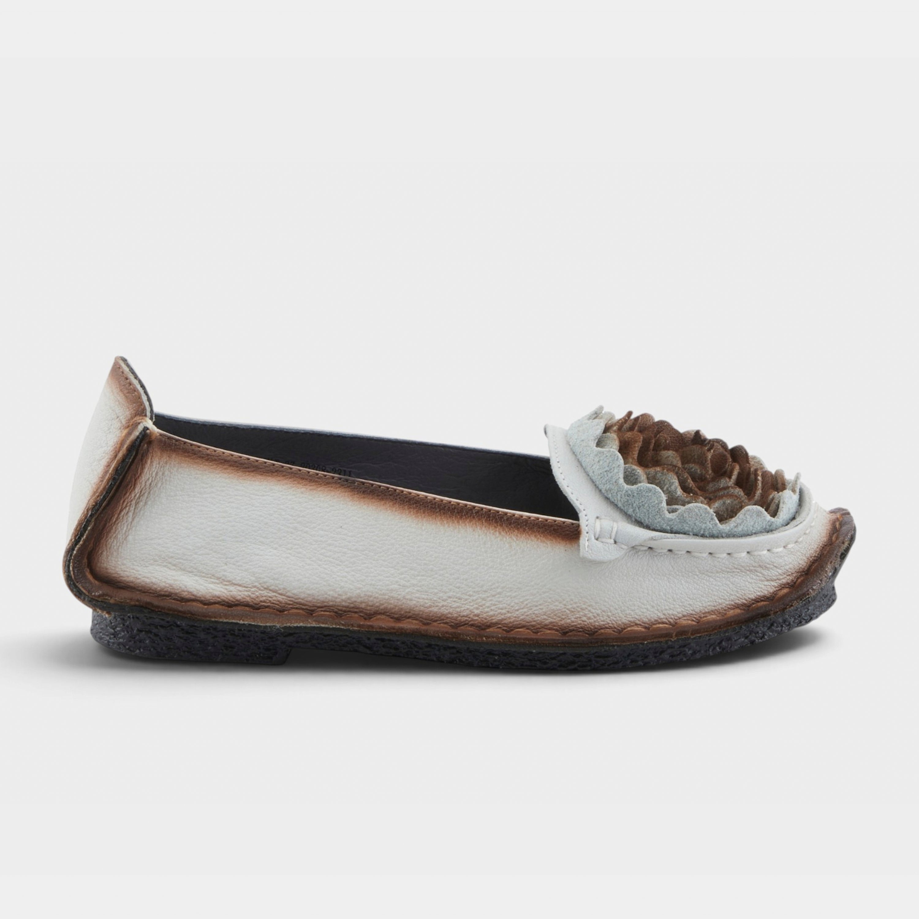 L'Artiste Dezi slip-on shoes in Natural, hero view