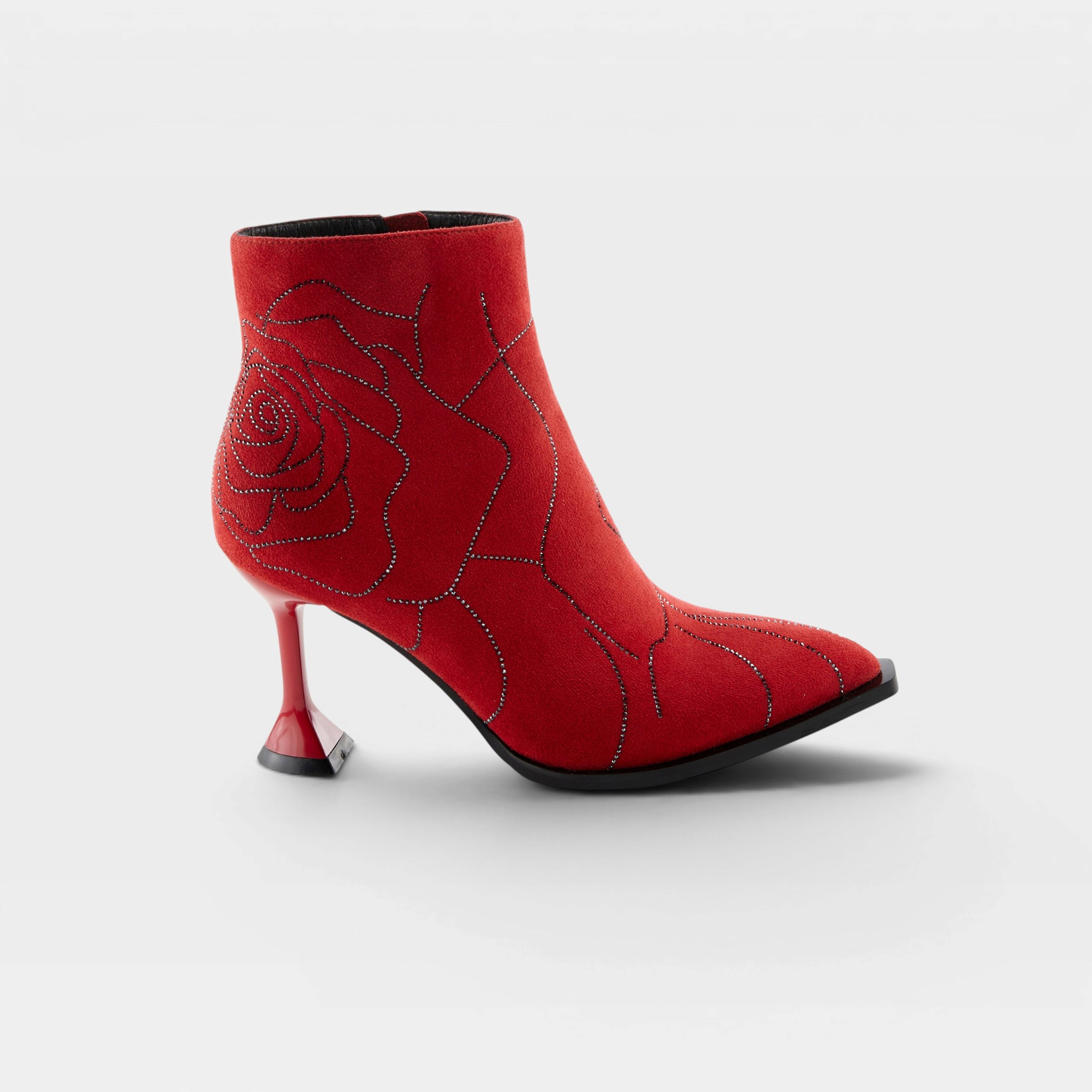 Azura Dianaar Red Boot