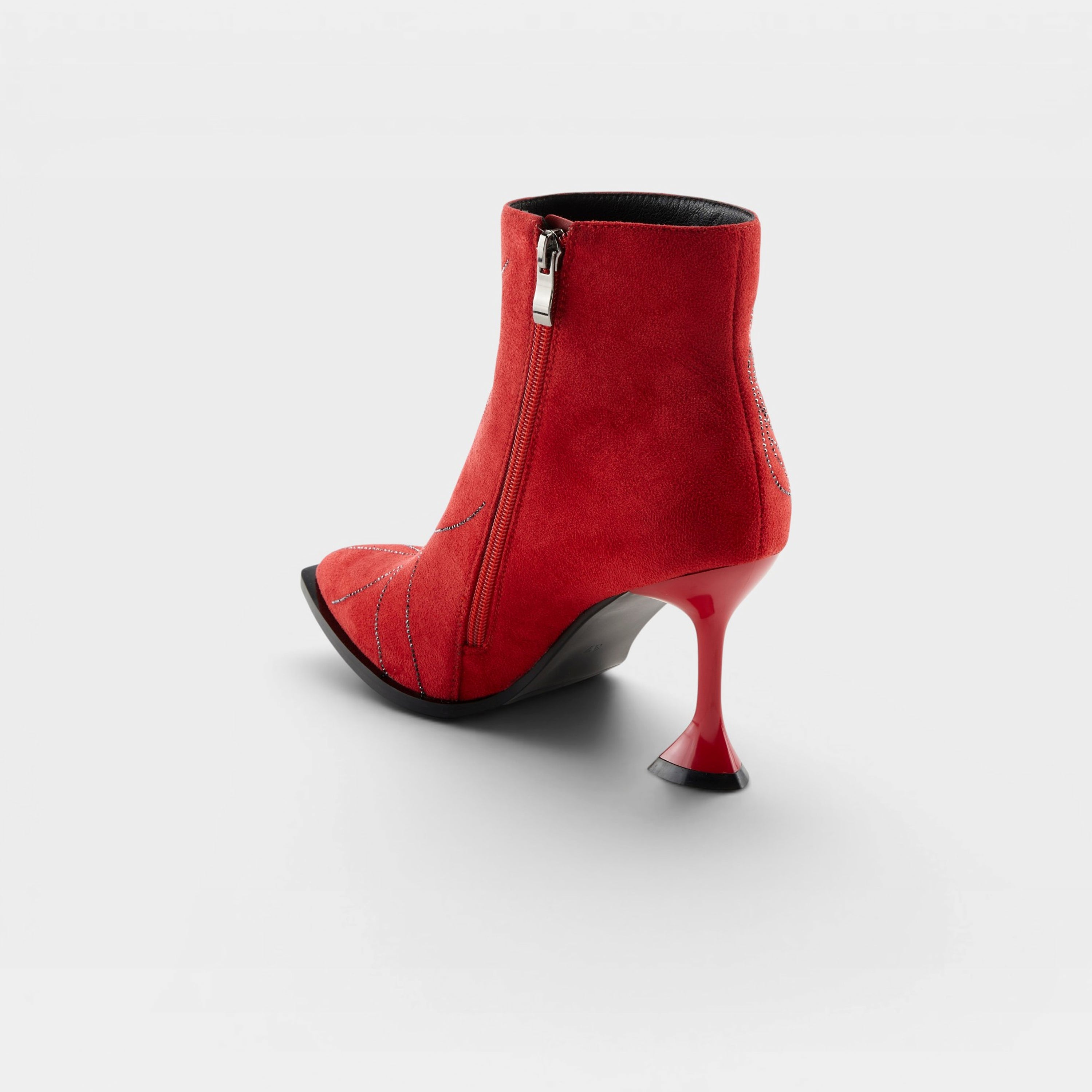 Azura Dianaar Red Boot