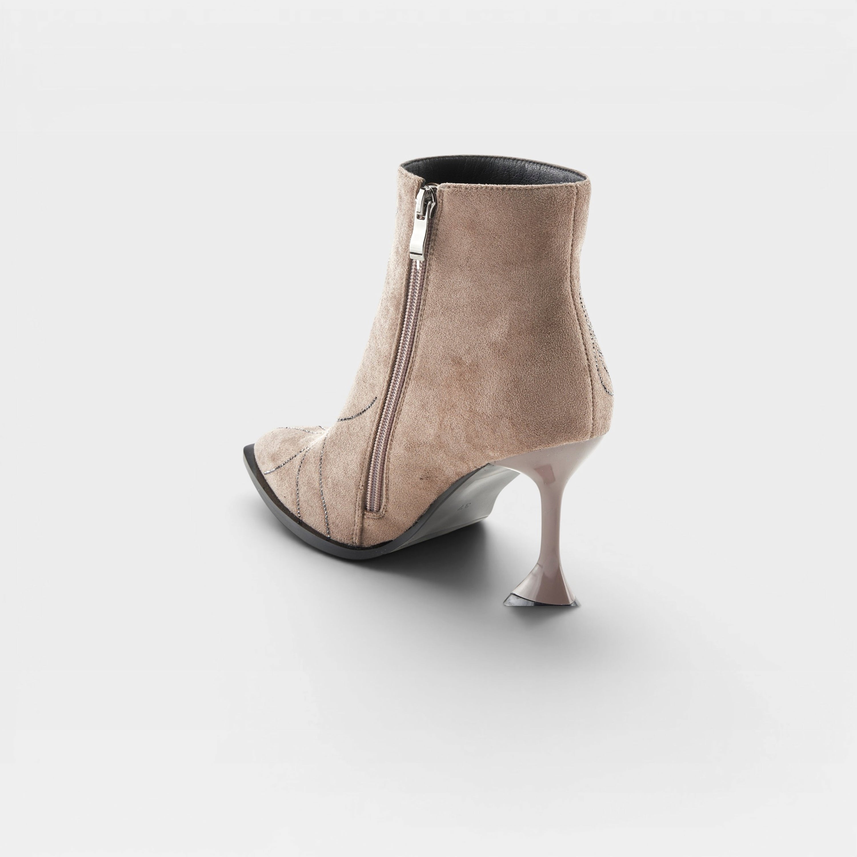 Azura Dianaar Taupe Boot