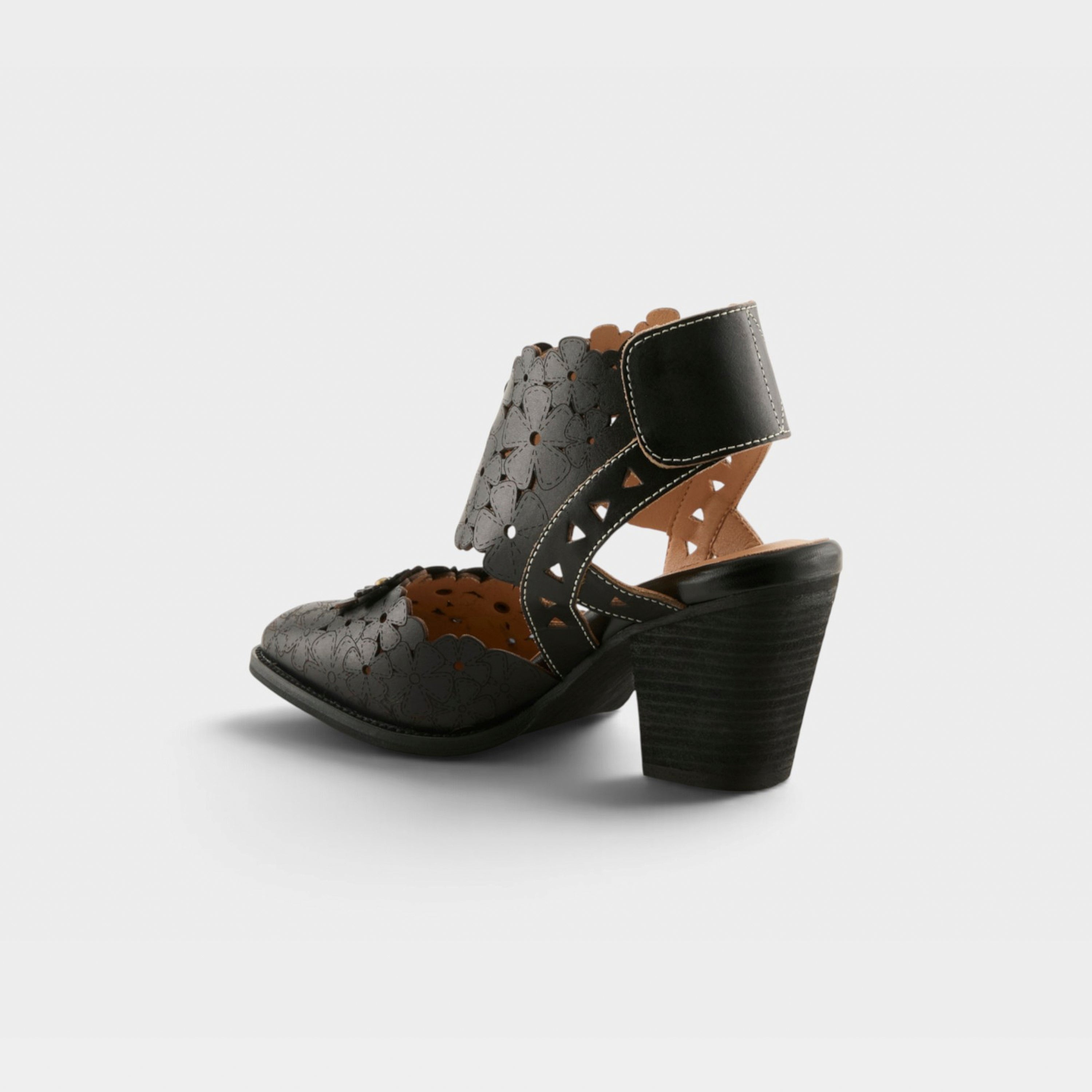 L'Artiste Distinction shooties in Black, alternate angle view