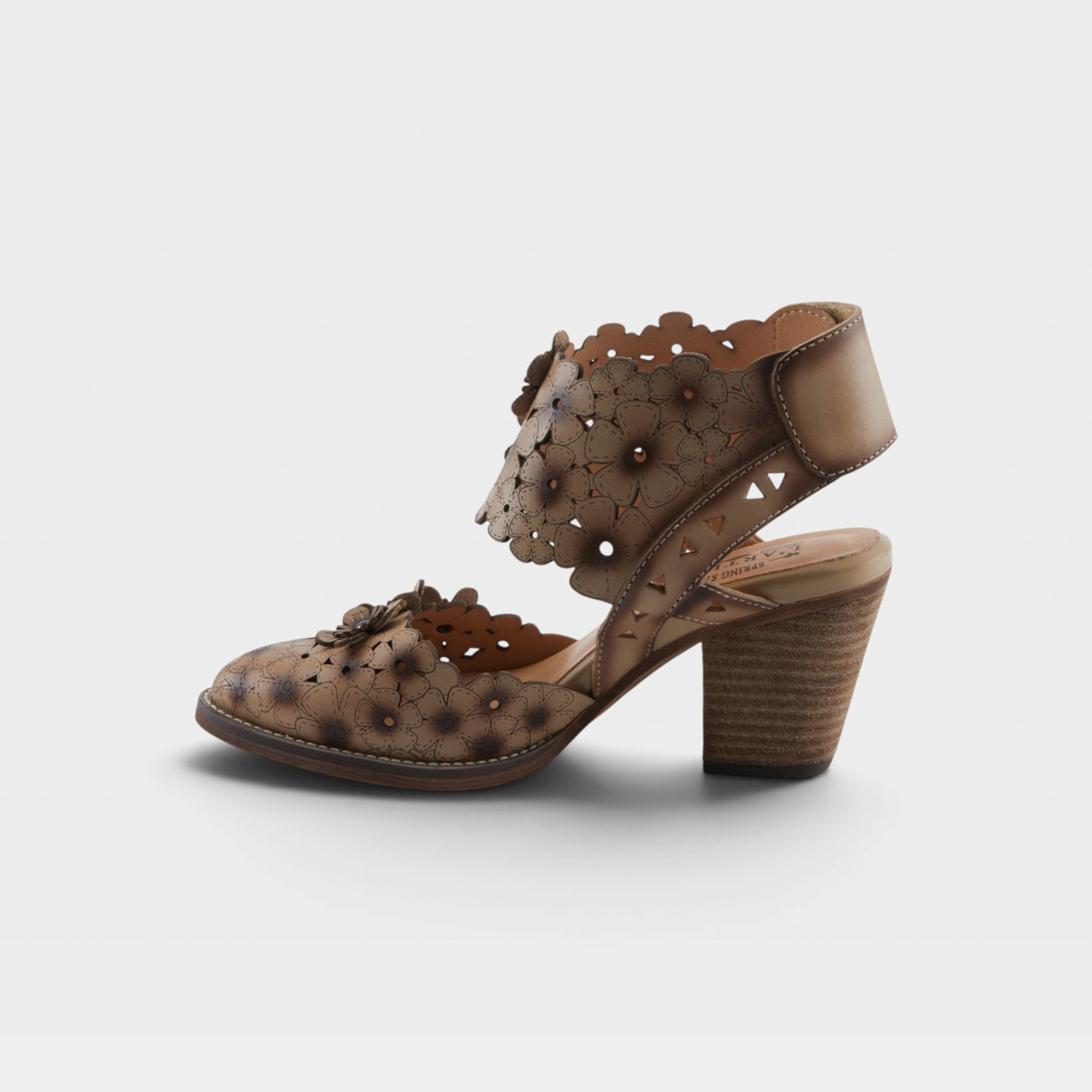 L'Artiste Distinction shooties in Beige, side view