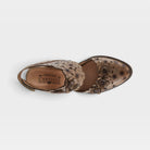 L'Artiste Distinction shooties in Beige, top view