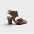 L'Artiste Distinction shooties in Beige, hero view