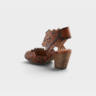 L'Artiste Distinction shooties in Camel, alternate angle view