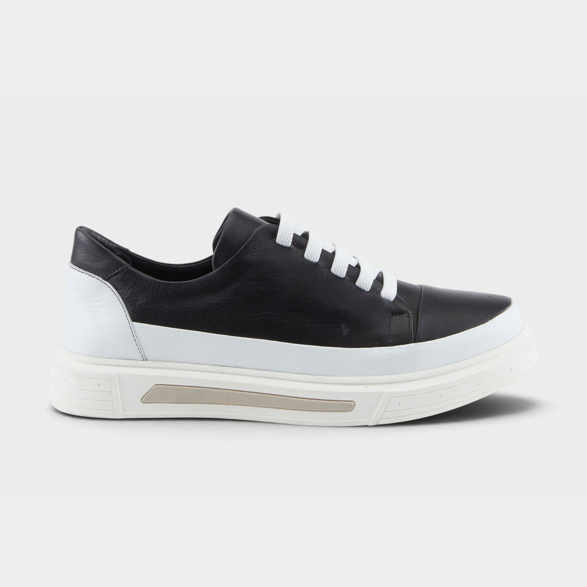 SPRING STEP DUNE SNEAKERS
