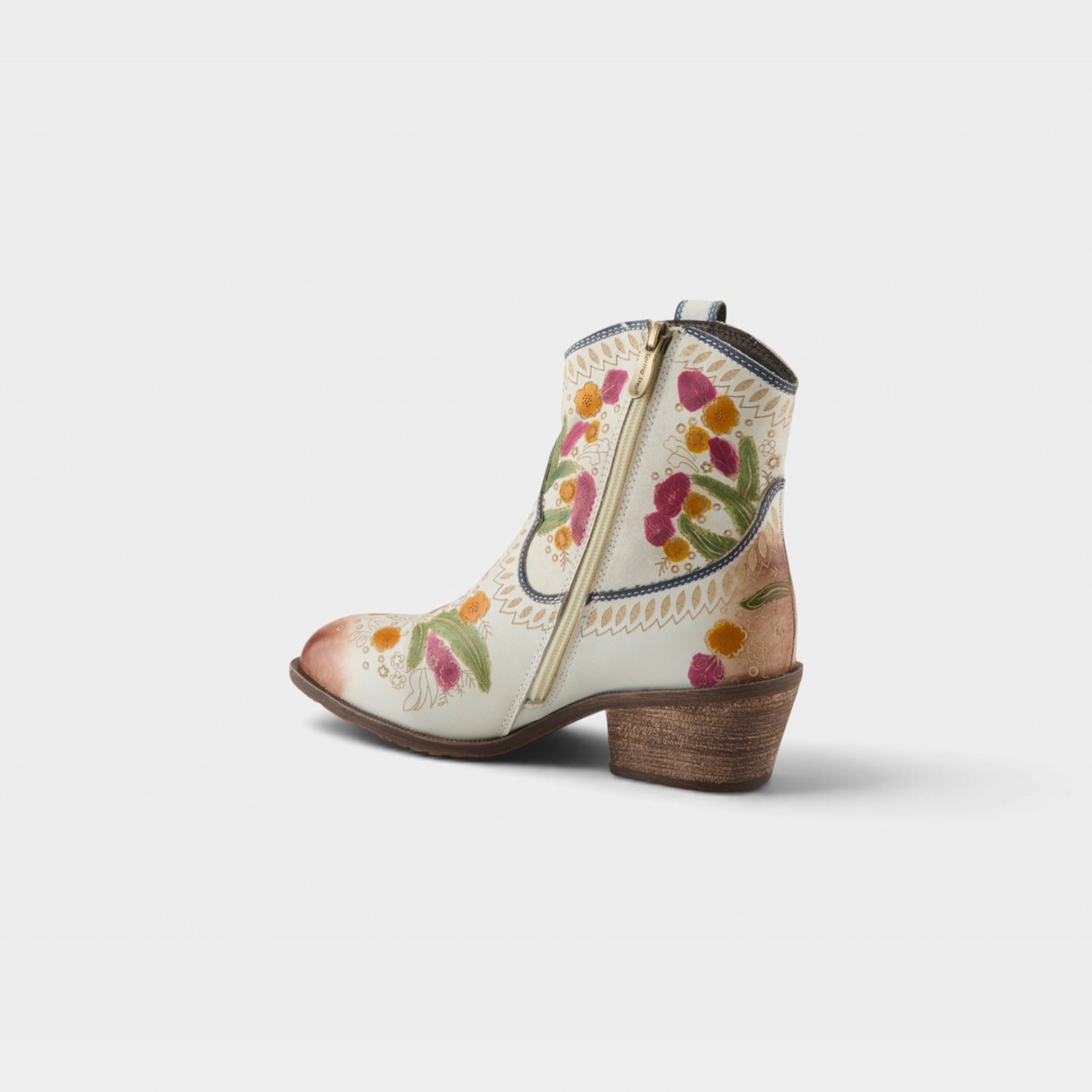 L'Artiste Galop boot in White, alternate angle view