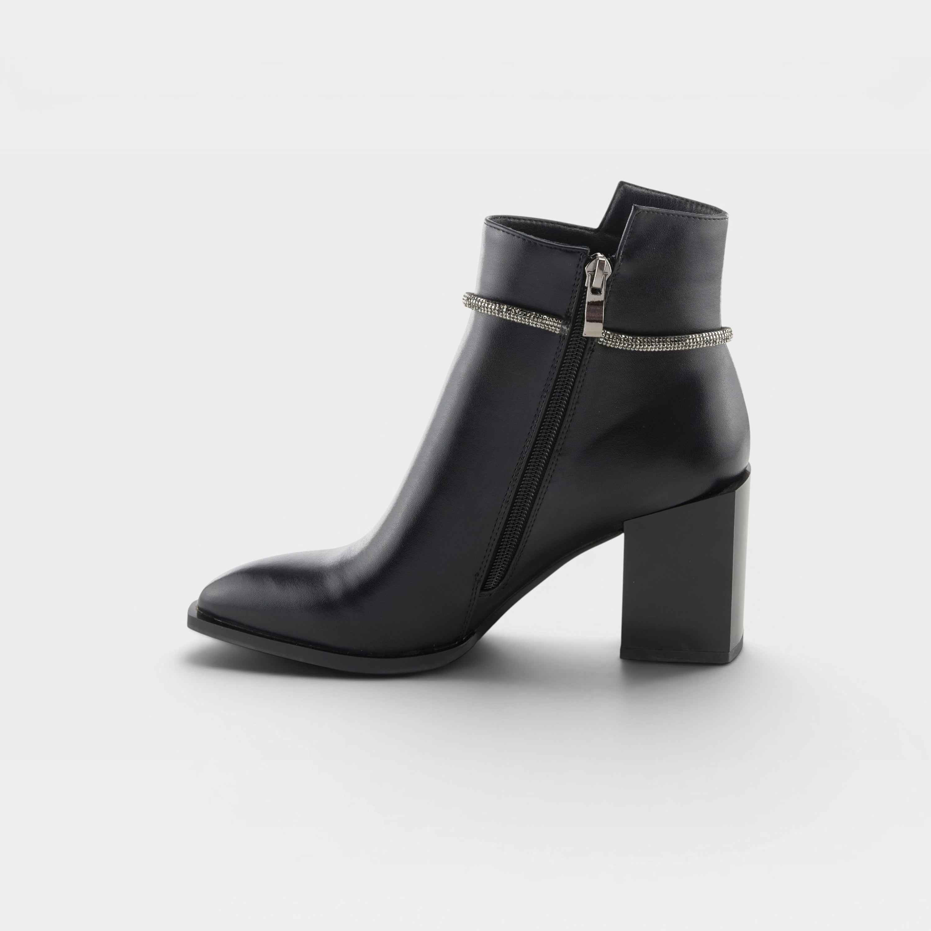 Azura Gladysnite Black Boot