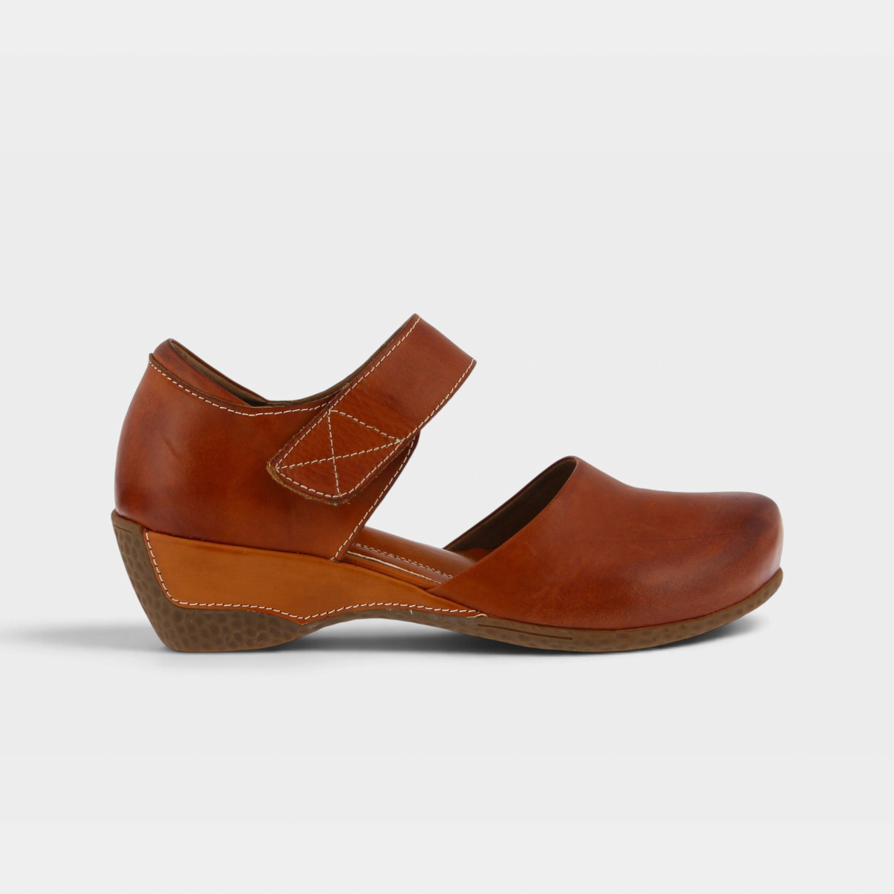 L'Artiste Gloss Mary Jane shoes in Camel, hero view