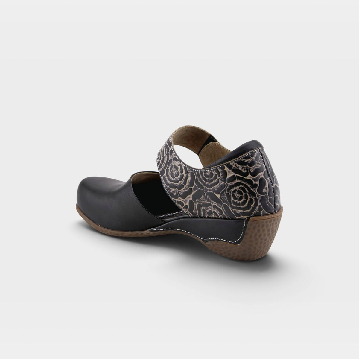 L'Artiste Gloss-Pansy shoes in Black, alternate angle view