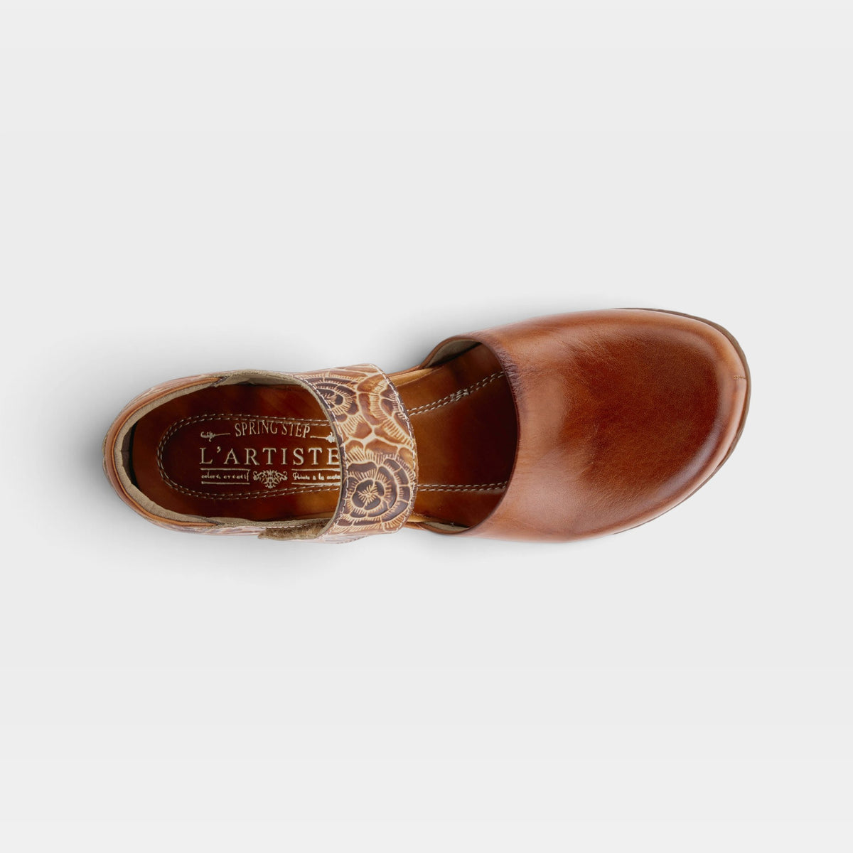L'Artiste Gloss-Pansy shoes in Camel, top view