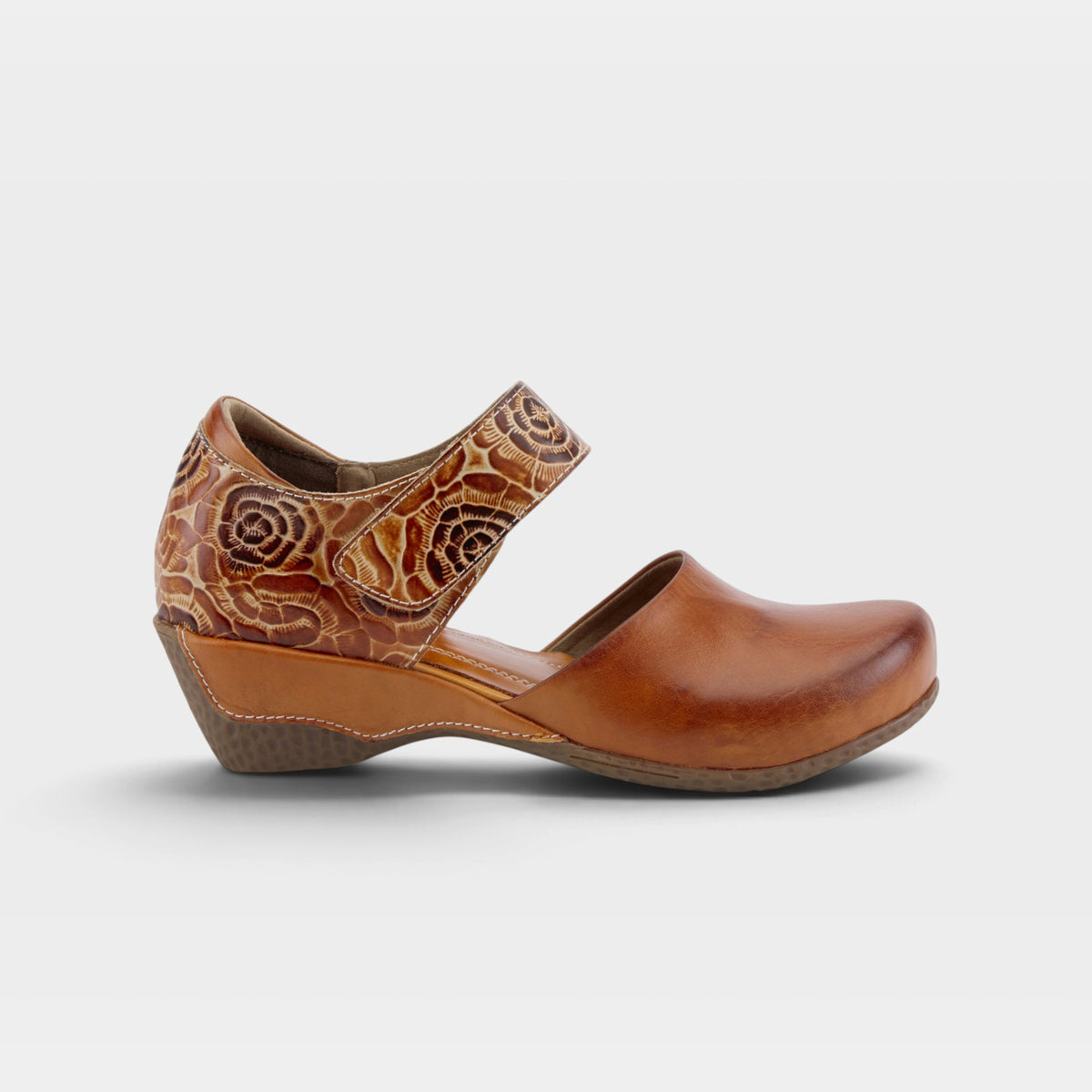 L'Artiste Gloss-Pansy shoes in Camel, hero view