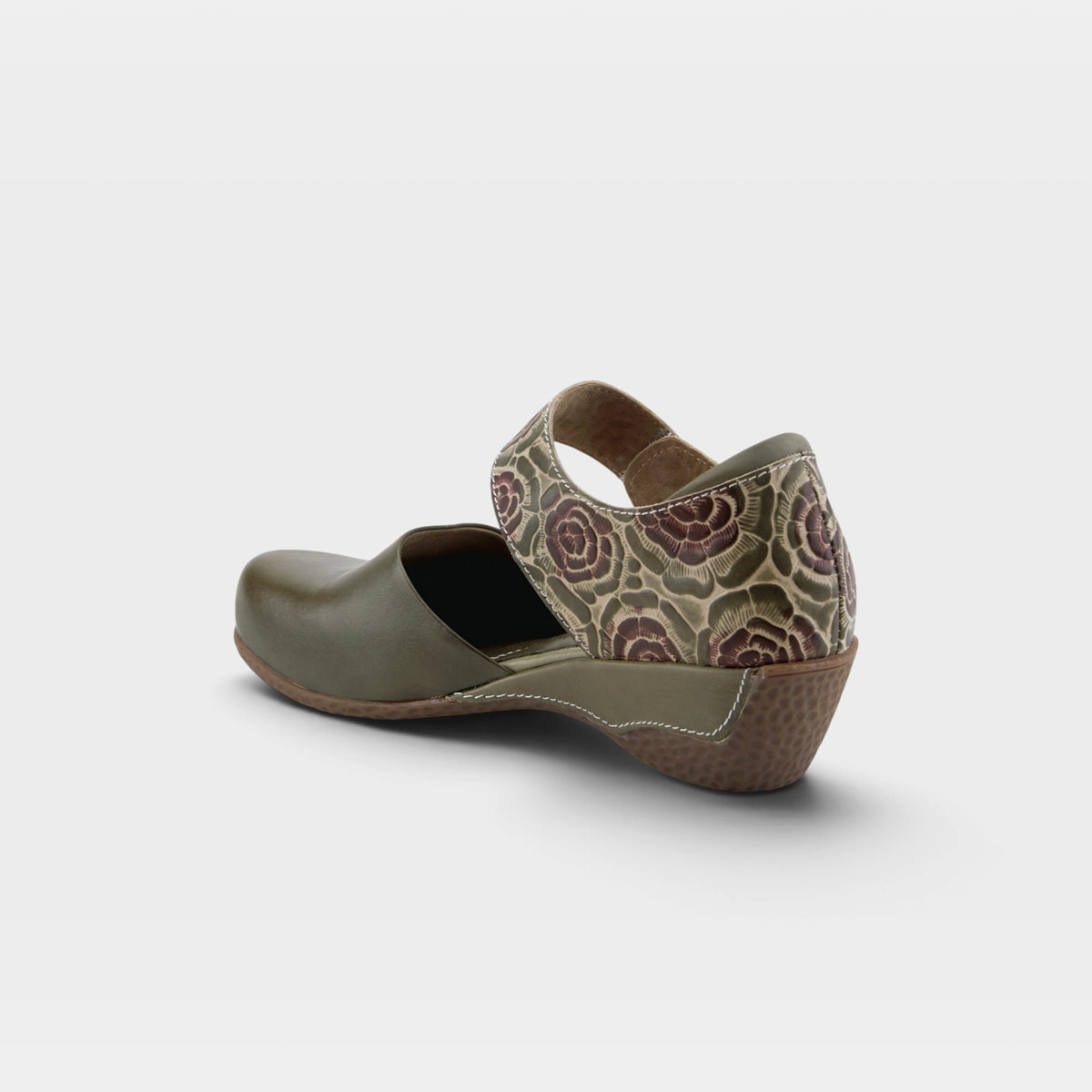 L'Artiste Gloss-Pansy shoes in Olive, alternate angle view