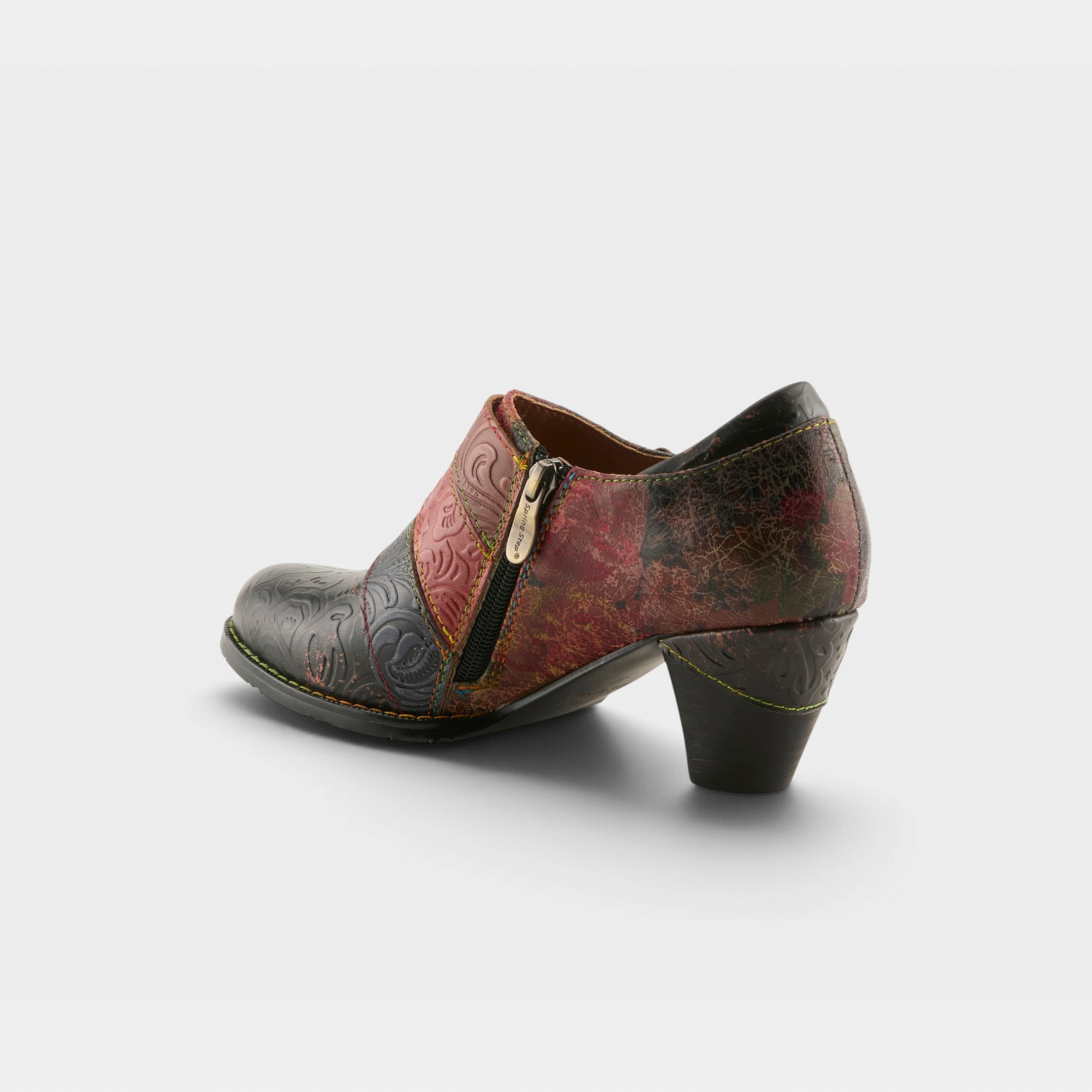 L'Artiste Graphic shoes in Black Multi, alternate angle view