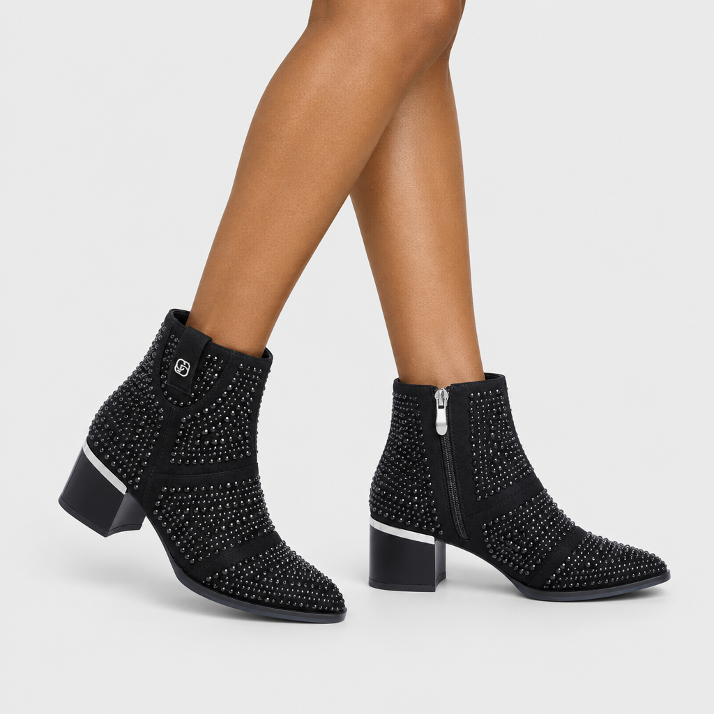Azura Heavena Black Boot - on-foot view