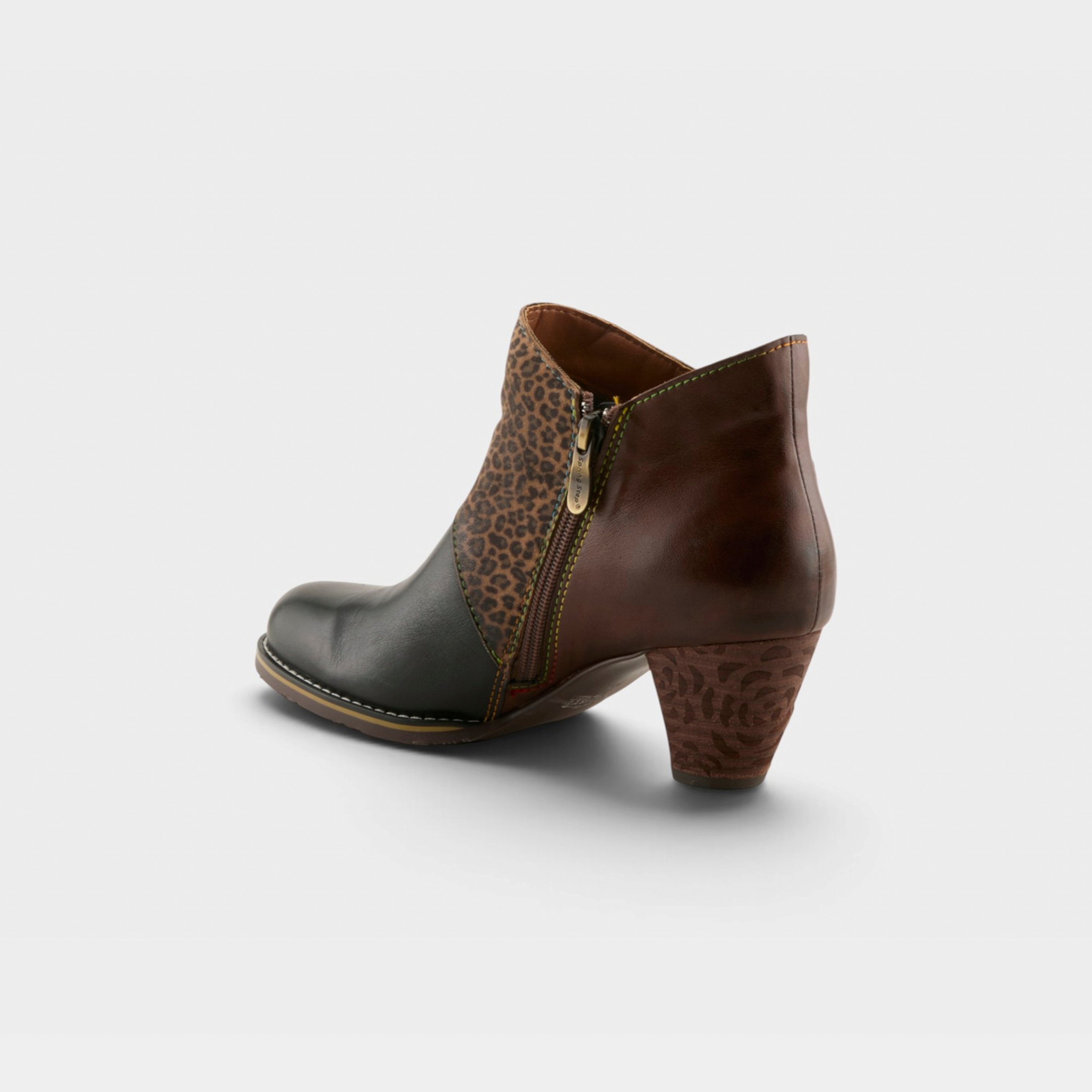 L'Artiste Herekitty-Leo boots in Black Multi, alternate angle view