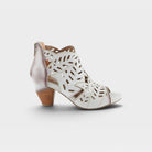 L'Artiste Icon sandal in Off White, hero view
