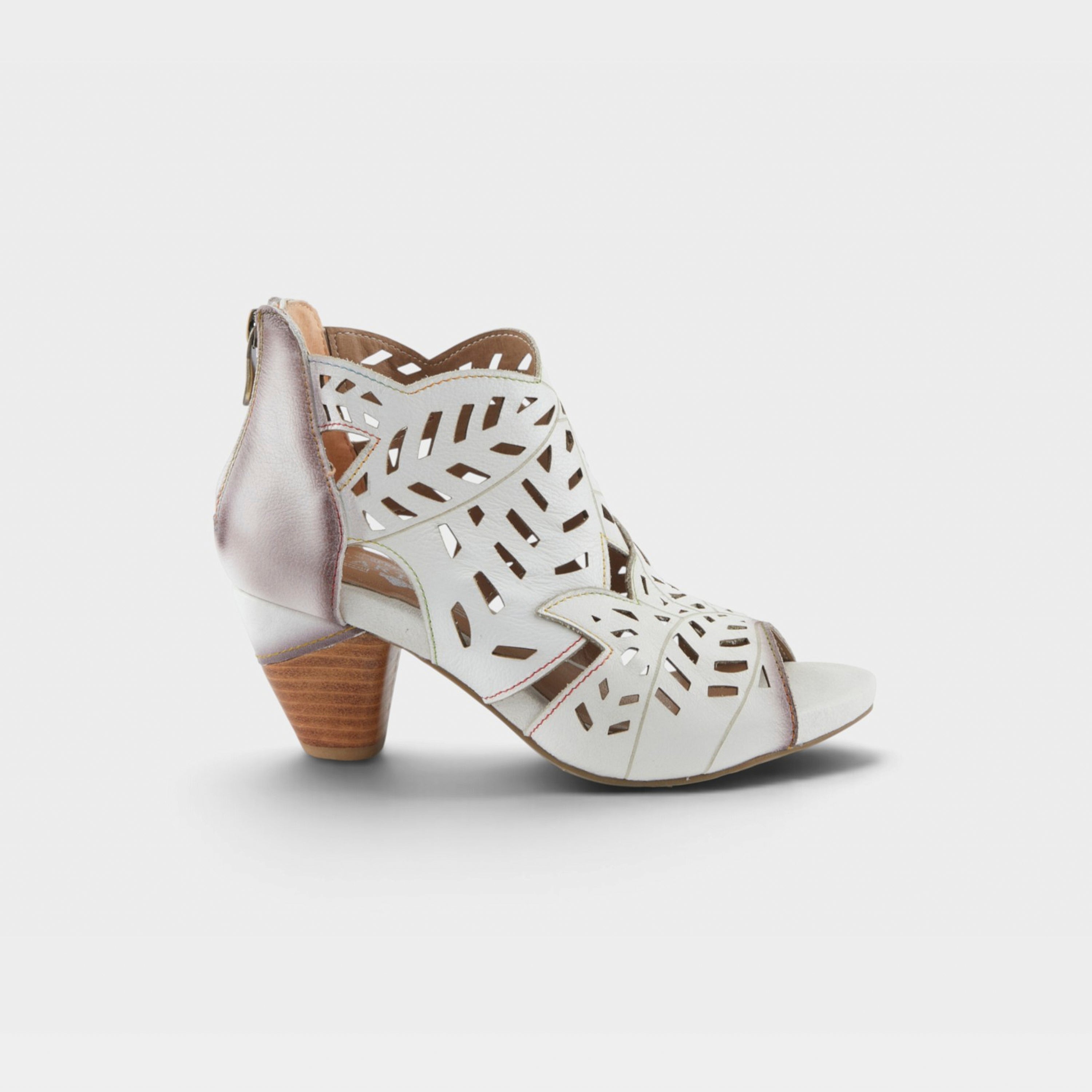 L'Artiste Icon sandal in Off White, hero view