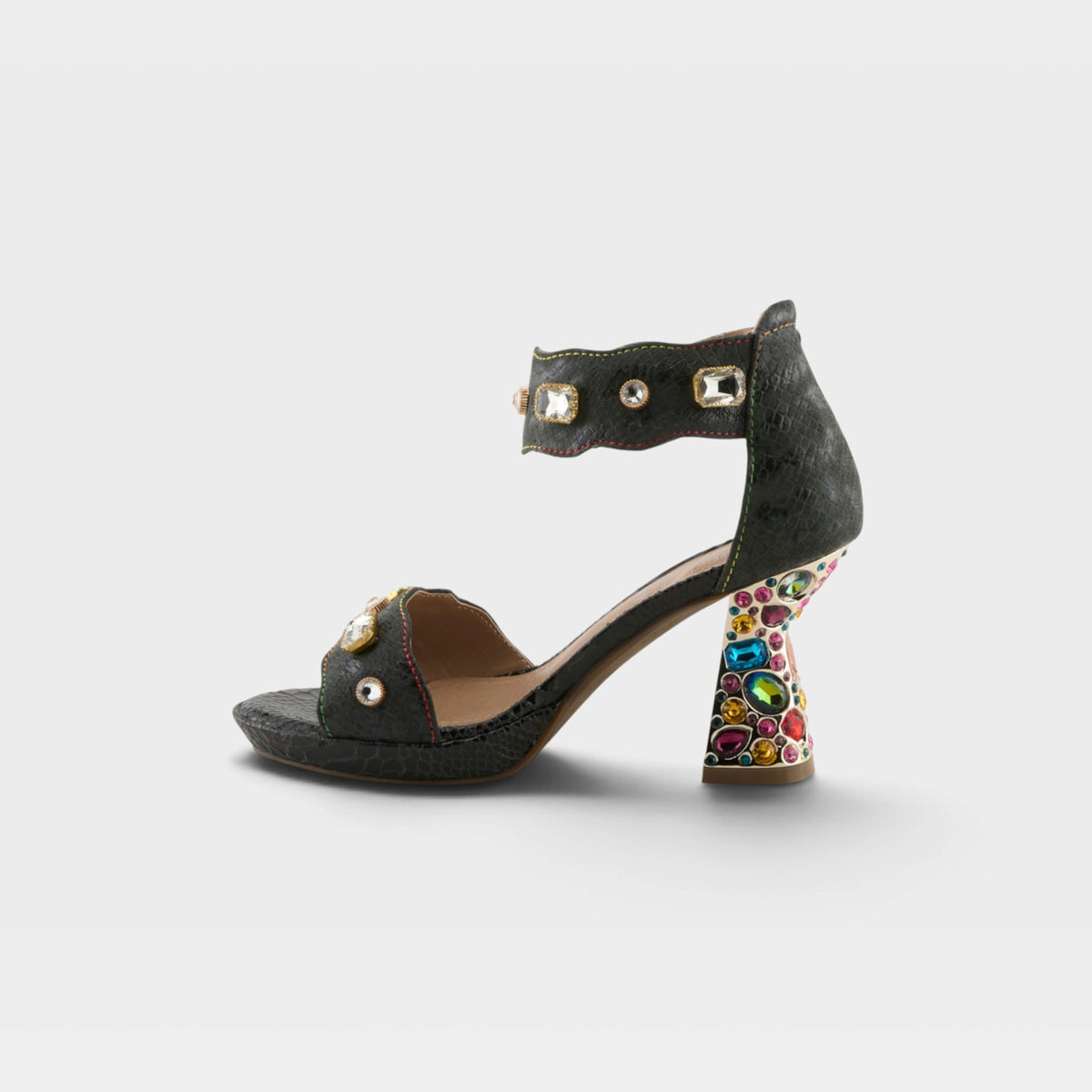 L'Artiste Jewell closed back sandals in Black, side view